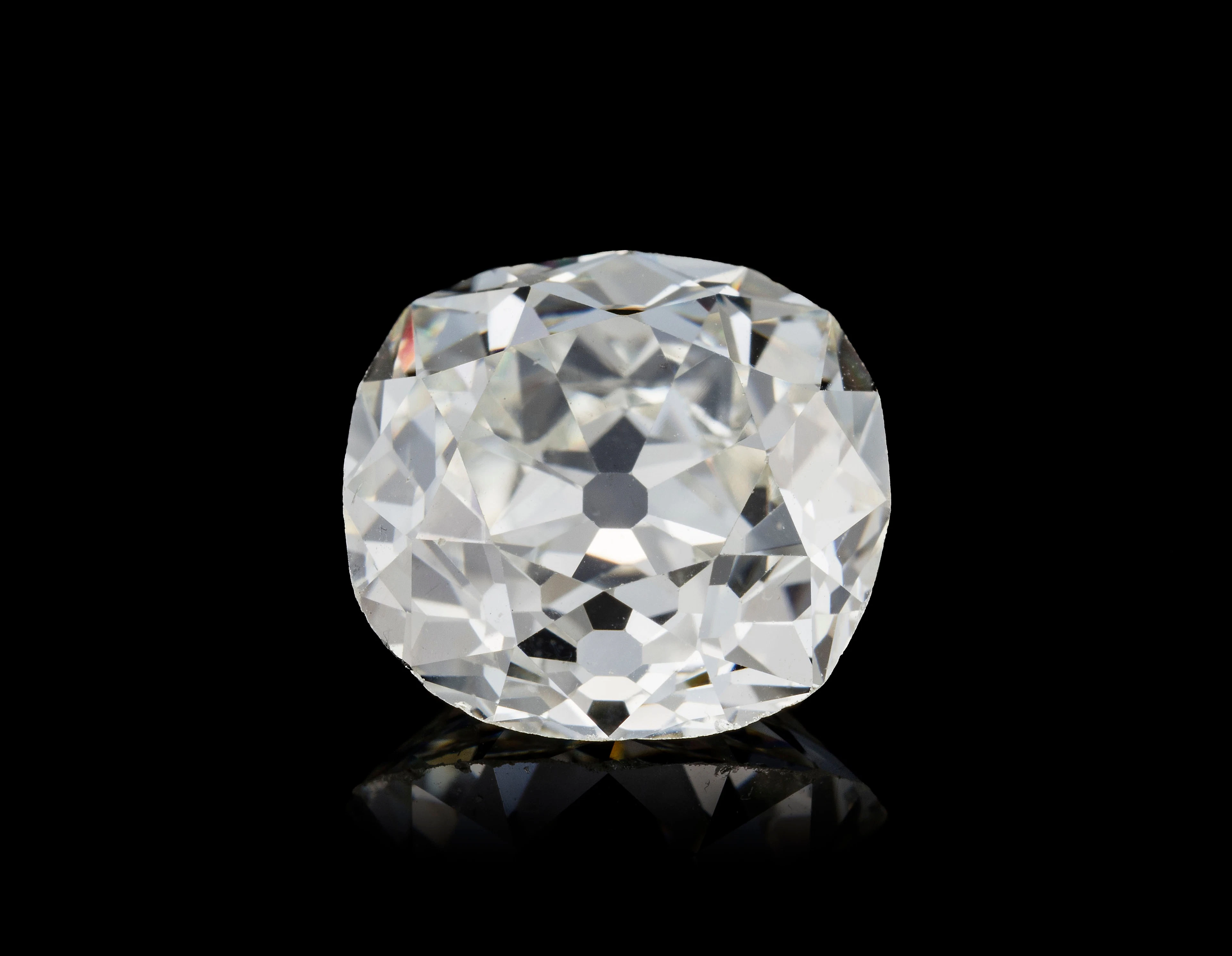 1 diamant taille ancienne sur papier de 4.36 carats