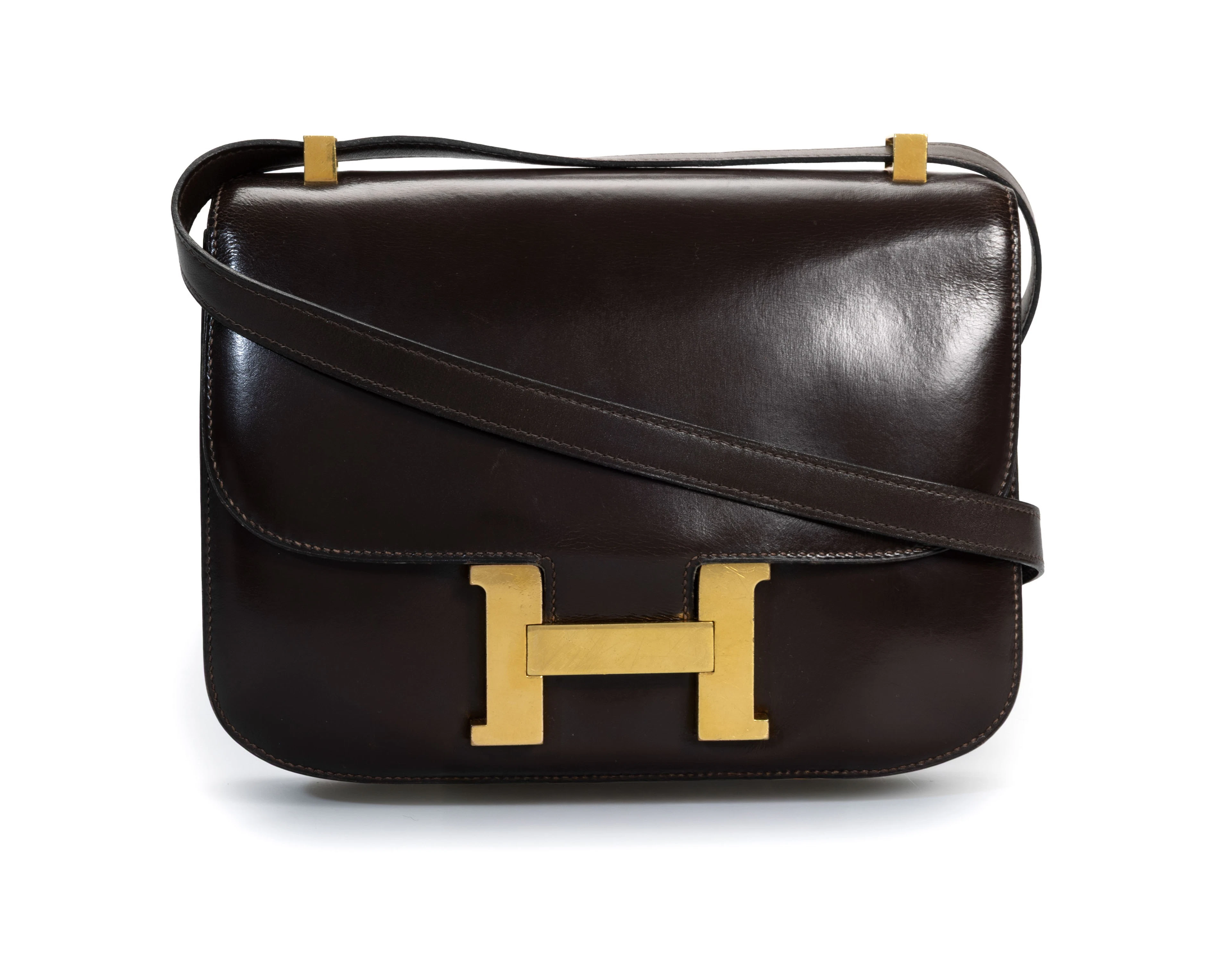 Hermès, sac Constance en cuir de box chocolat, année 1971, bouclerie