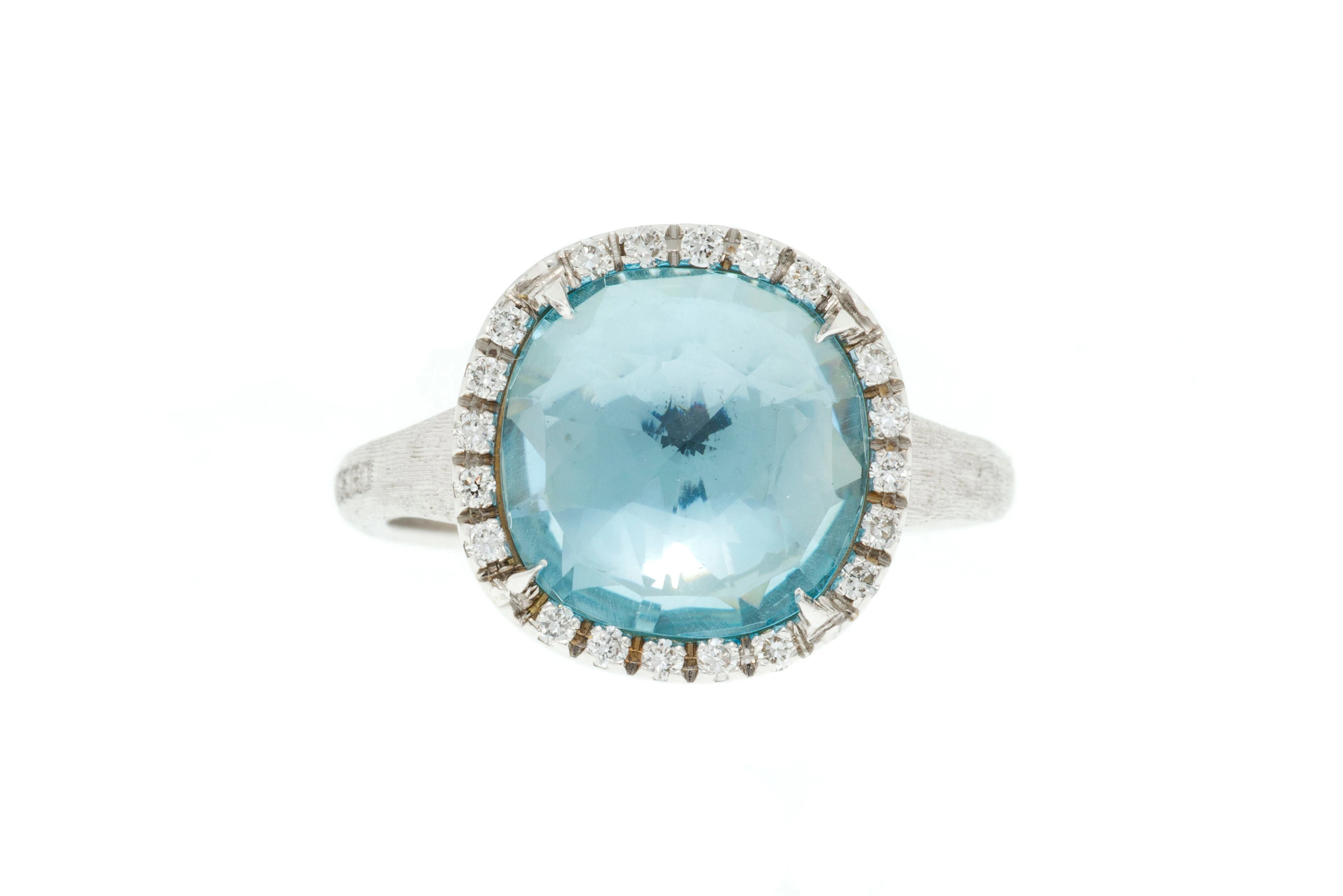 Marco Bicego, bague or 750 texturé sertie foilback d'une topaze facettée