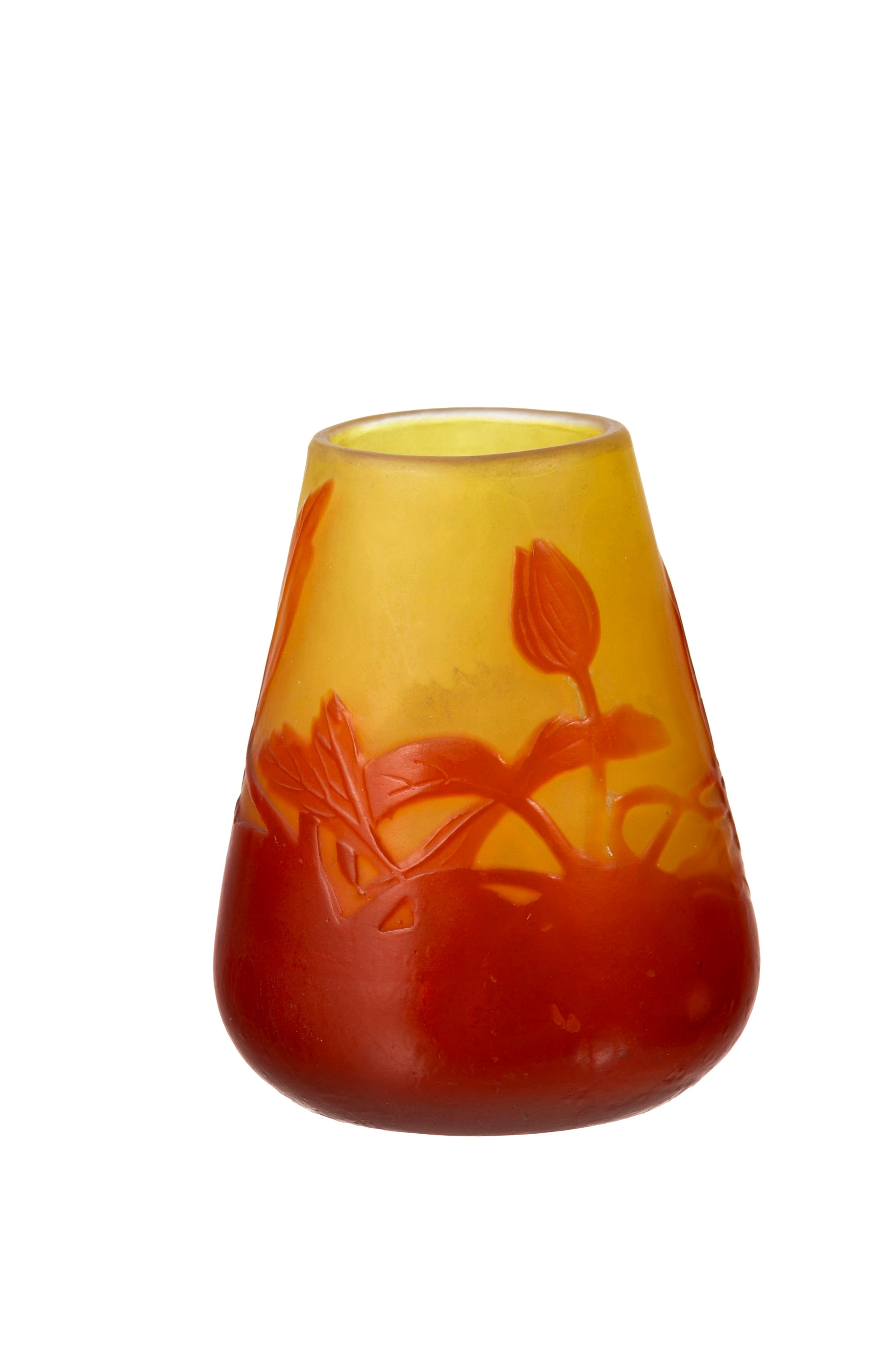 Gallé. Petit vase conique en verre multicouche, à décor dégagé à l'acide