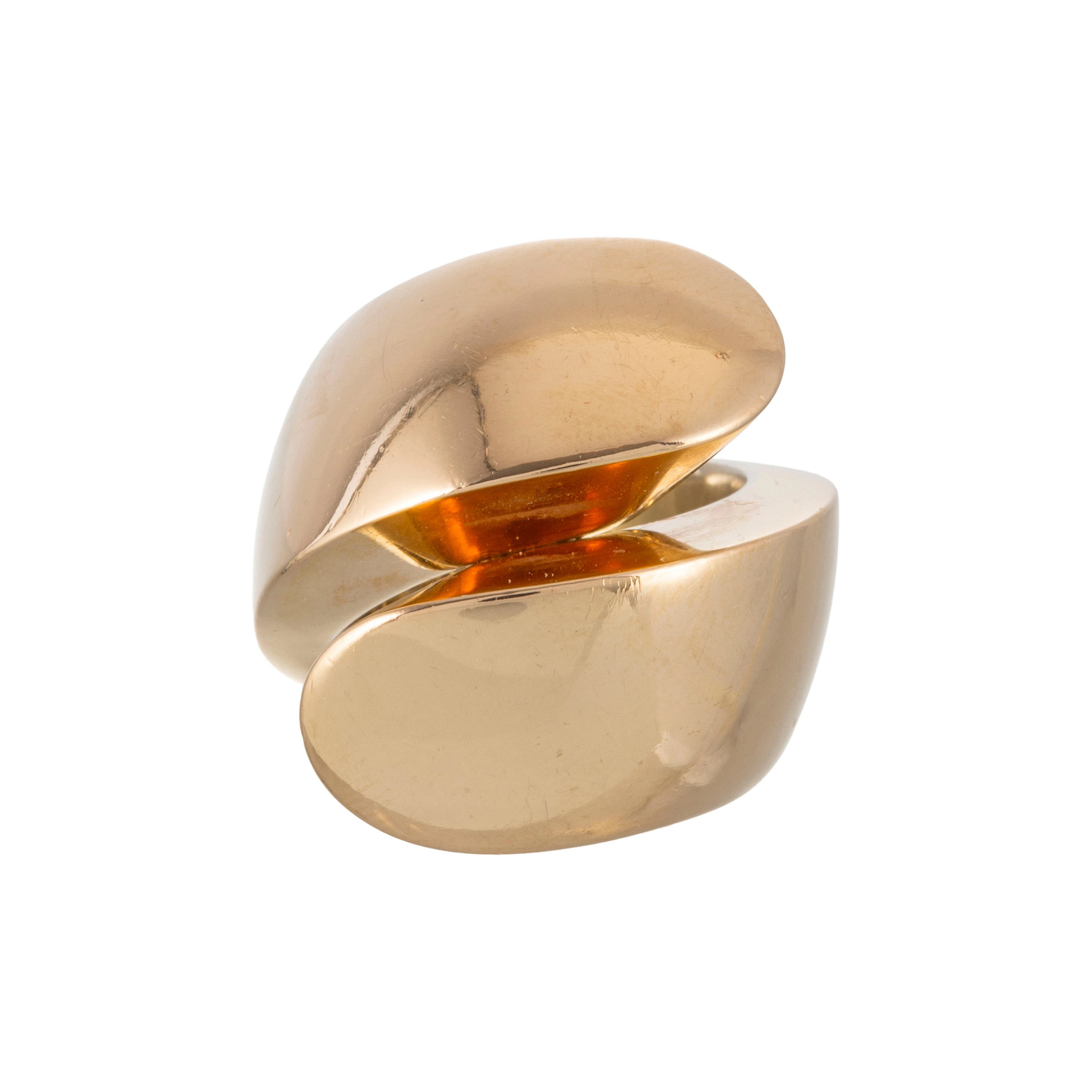 Vhernier, Verso, bague en or rose 750 aux extrémités arrondies, signée