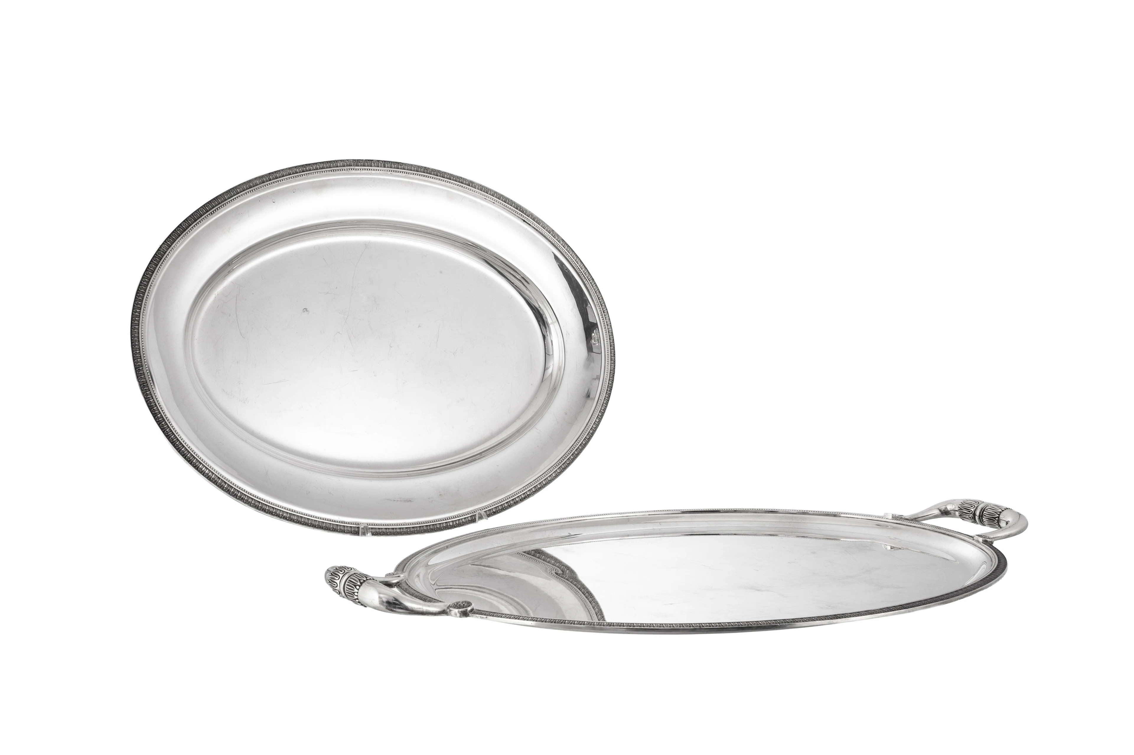 Christofle. Ensemble d'1 plat ovale et 1 plateau de service en métal