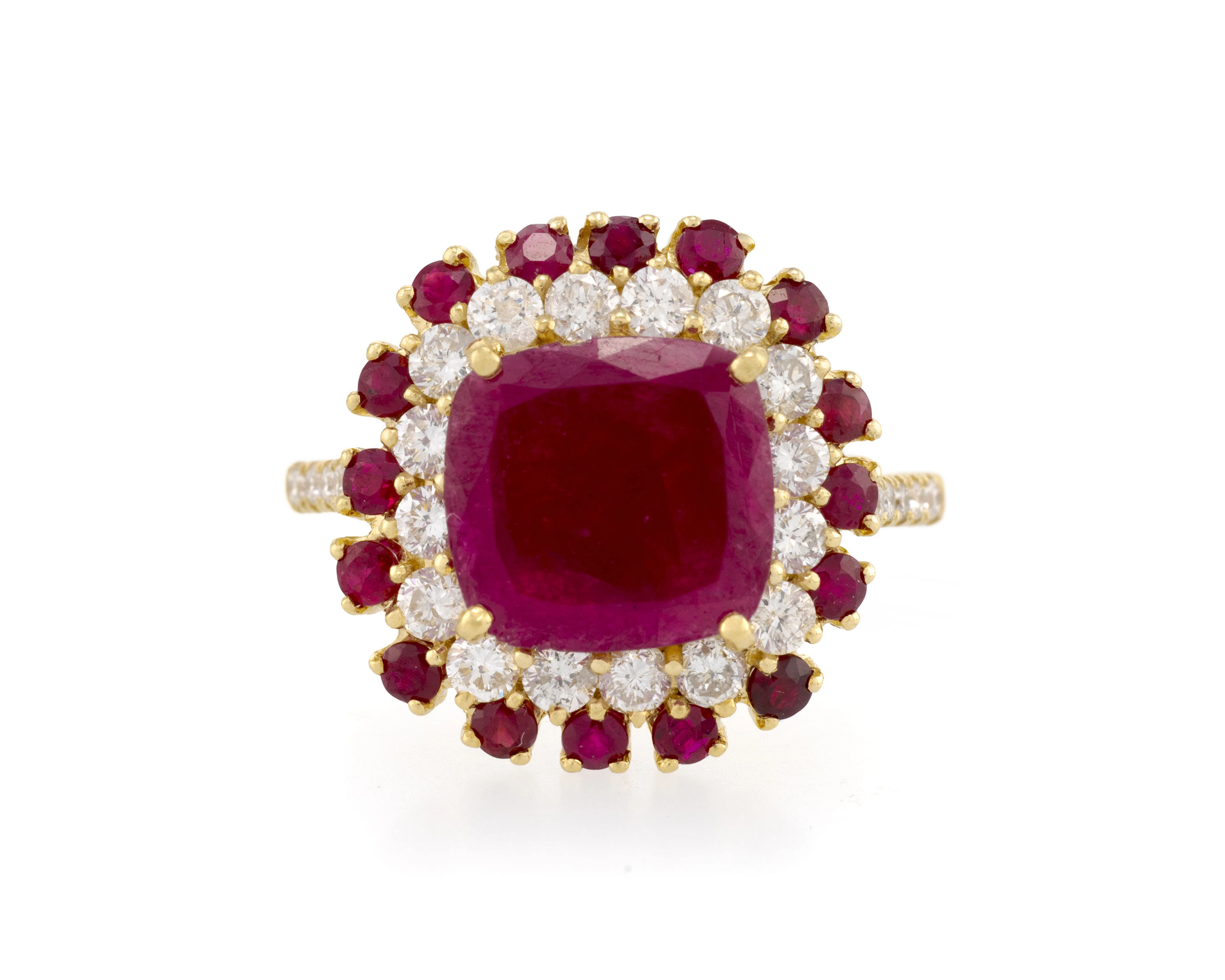 Bague or 750 sertie d'un rubis taille coussin de 2.148 carats, birman