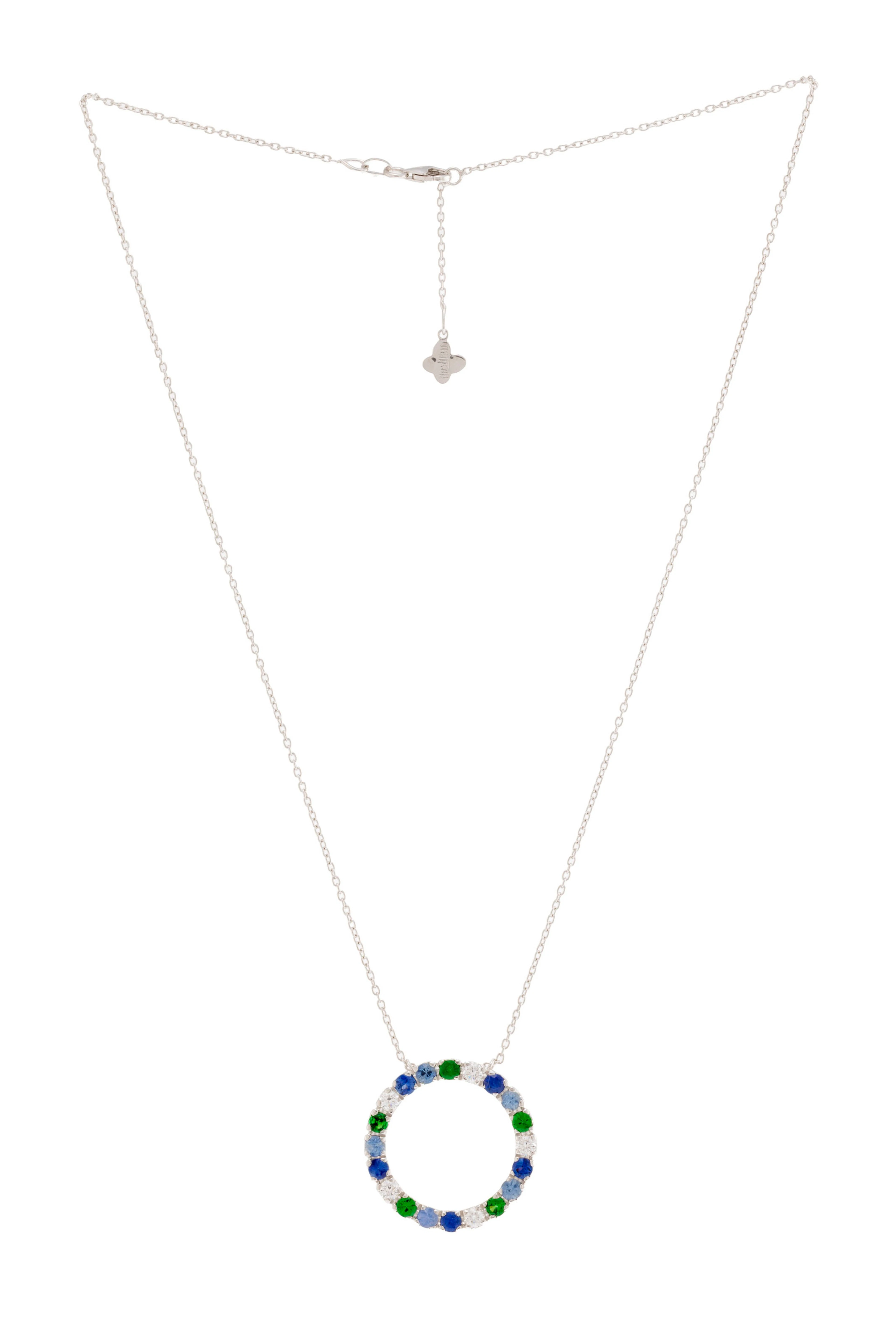 Piero Milano, collier en or gris 750 à maille forçat retenant un centre