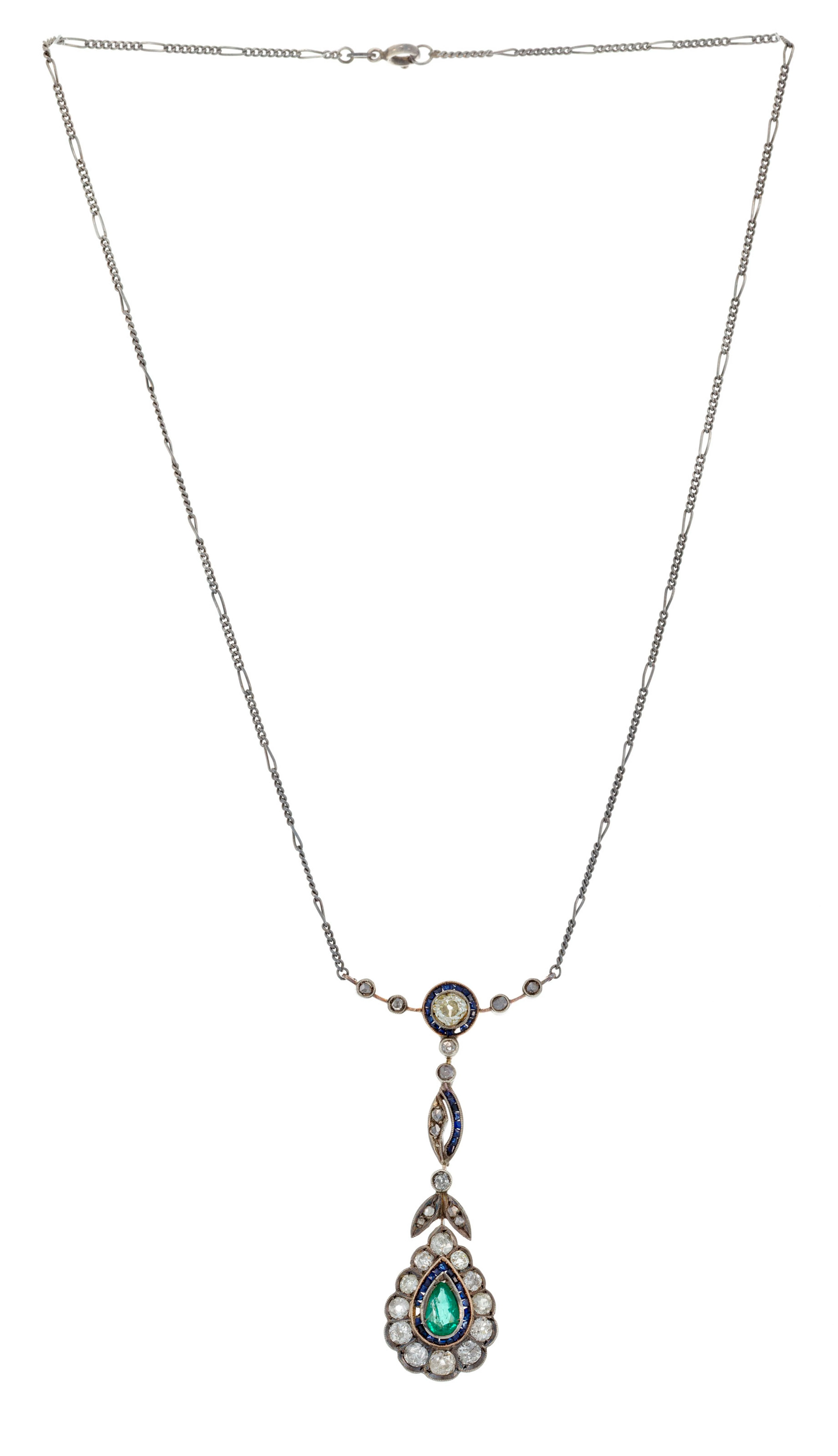 Collier, fin XIXe ou début XXe s., argent et or retenant un centre