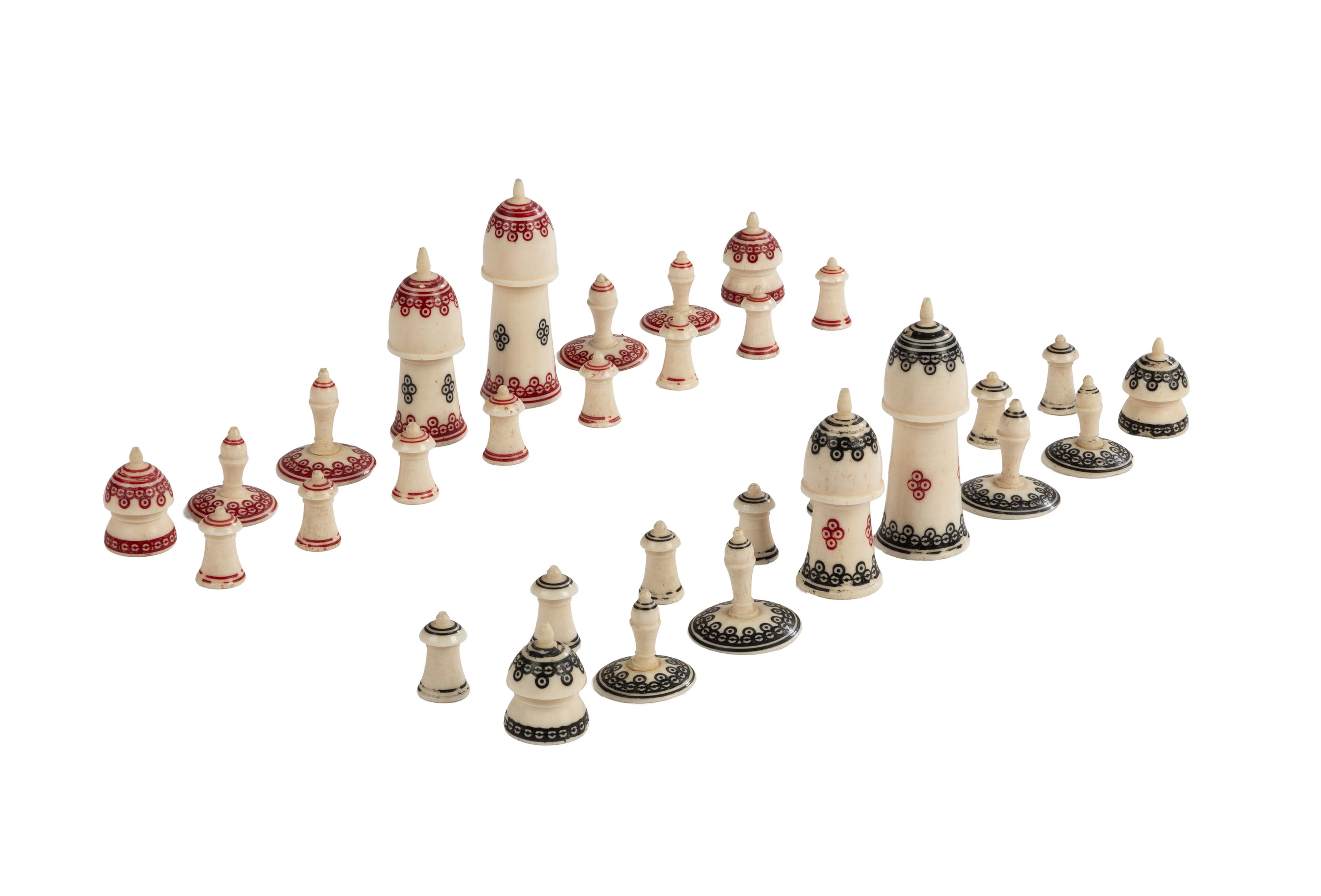 Jeu d'échec en ivoire avec rehauts de polychromie, complet, Nord de