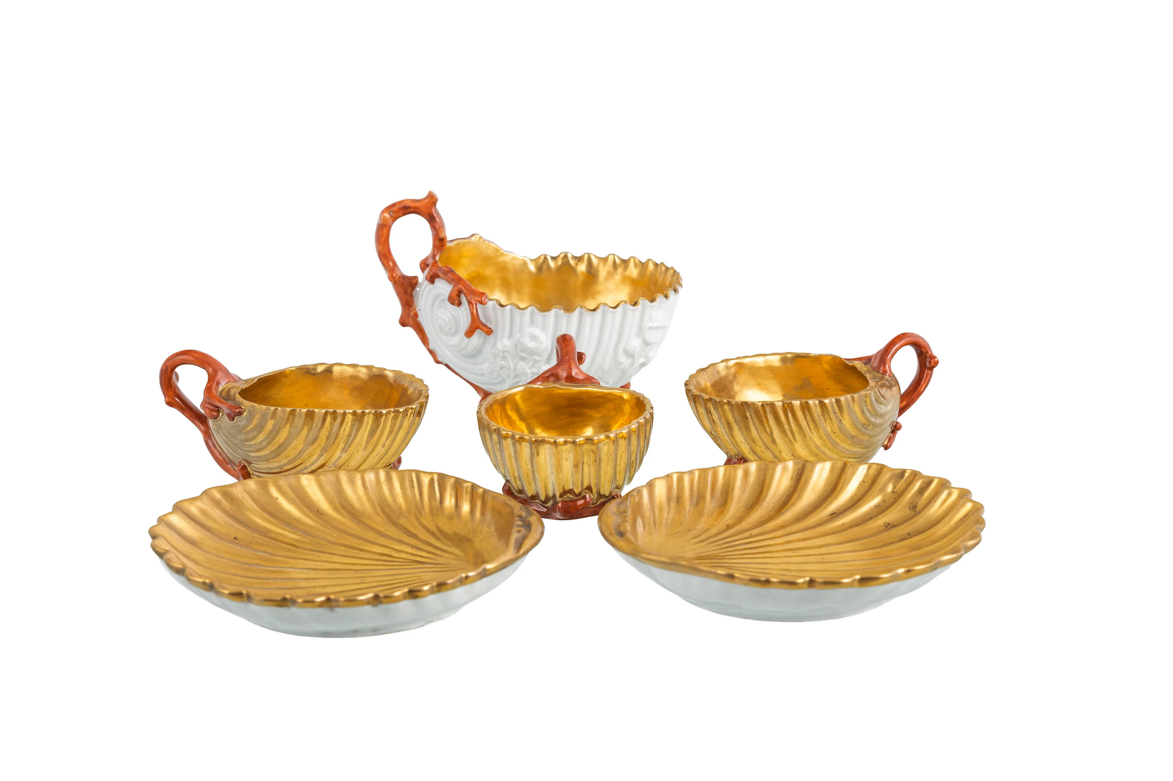 Ensemble de 3 tasses et 2 soucoupes or et anse effet corail, Dagoty