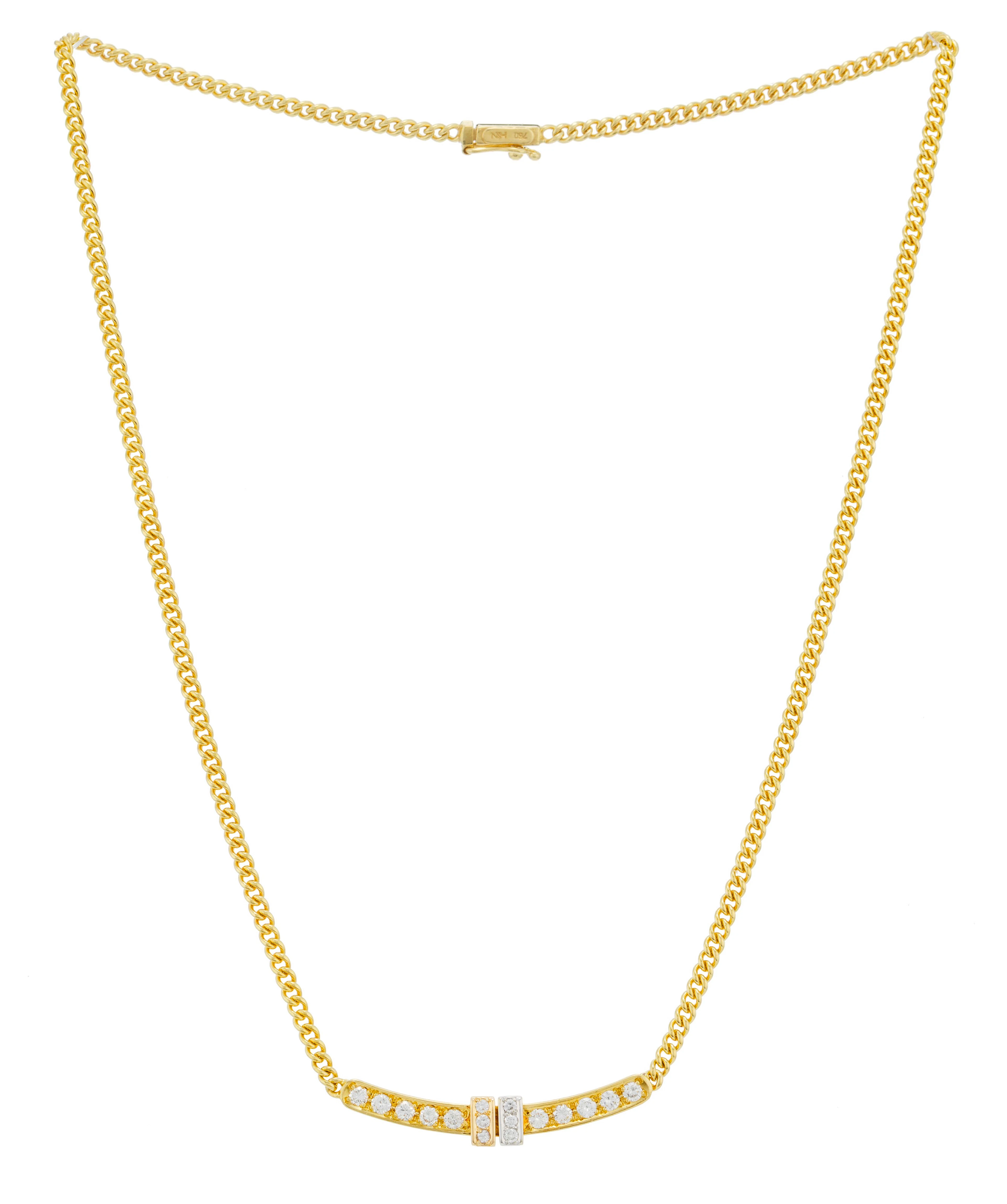 Collier or 750 à maille gourmette retenant un centre serti de diamants