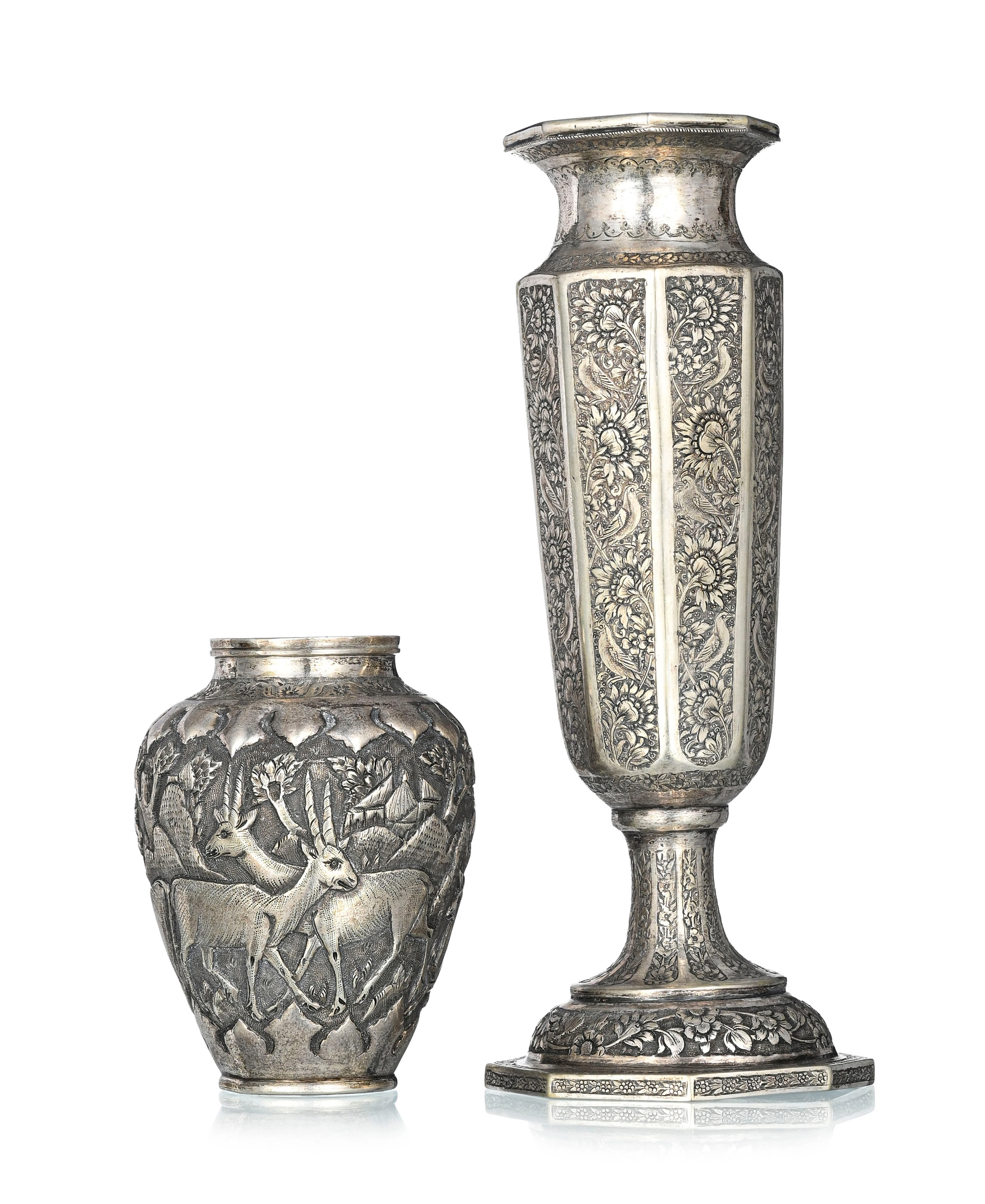 1 petit vase et 1 bougeoir en argent, Iran, XXe s., le petit vase