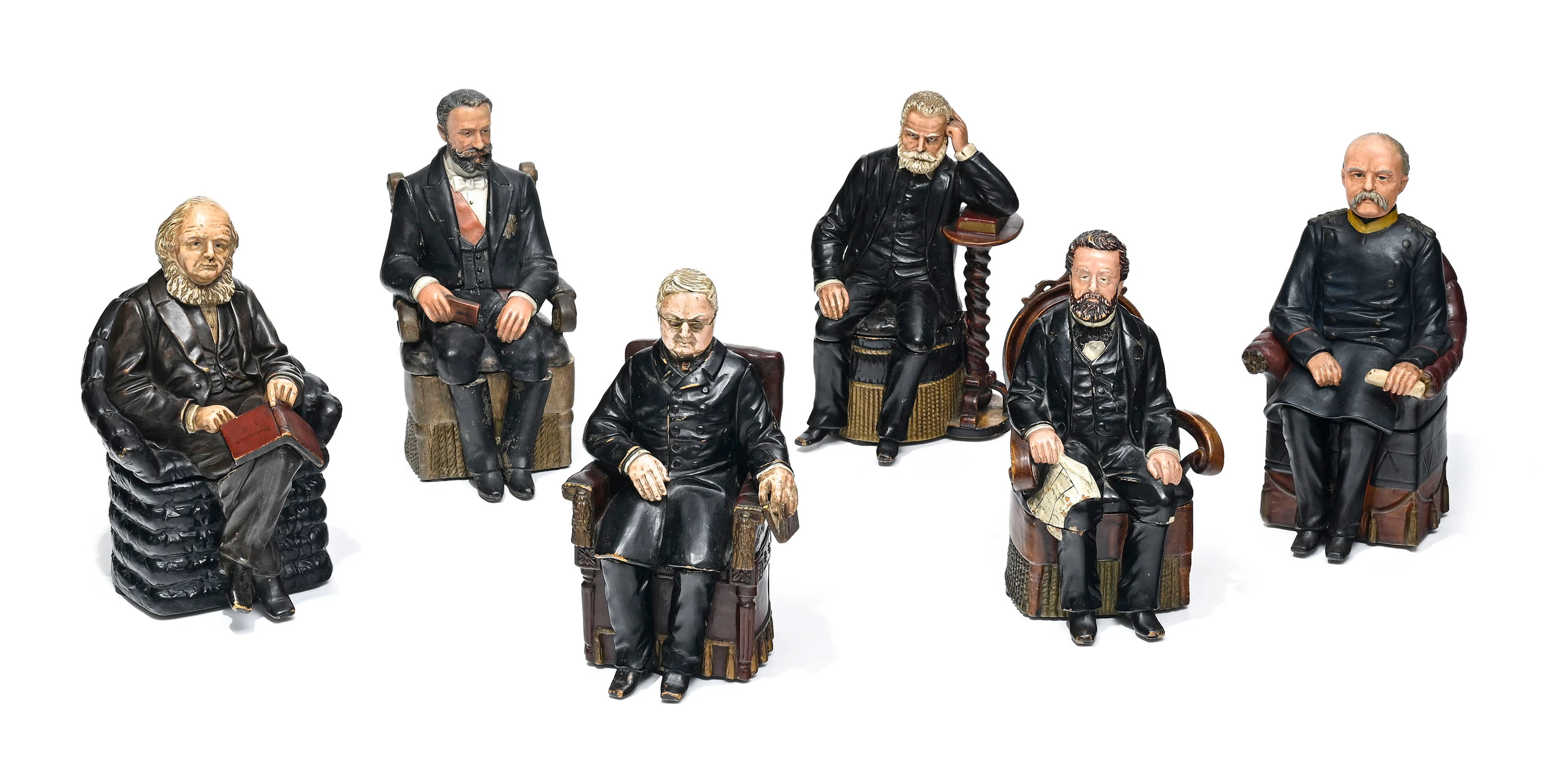 "Personnages historiques", réunion de 6 pots à tabac en céramique