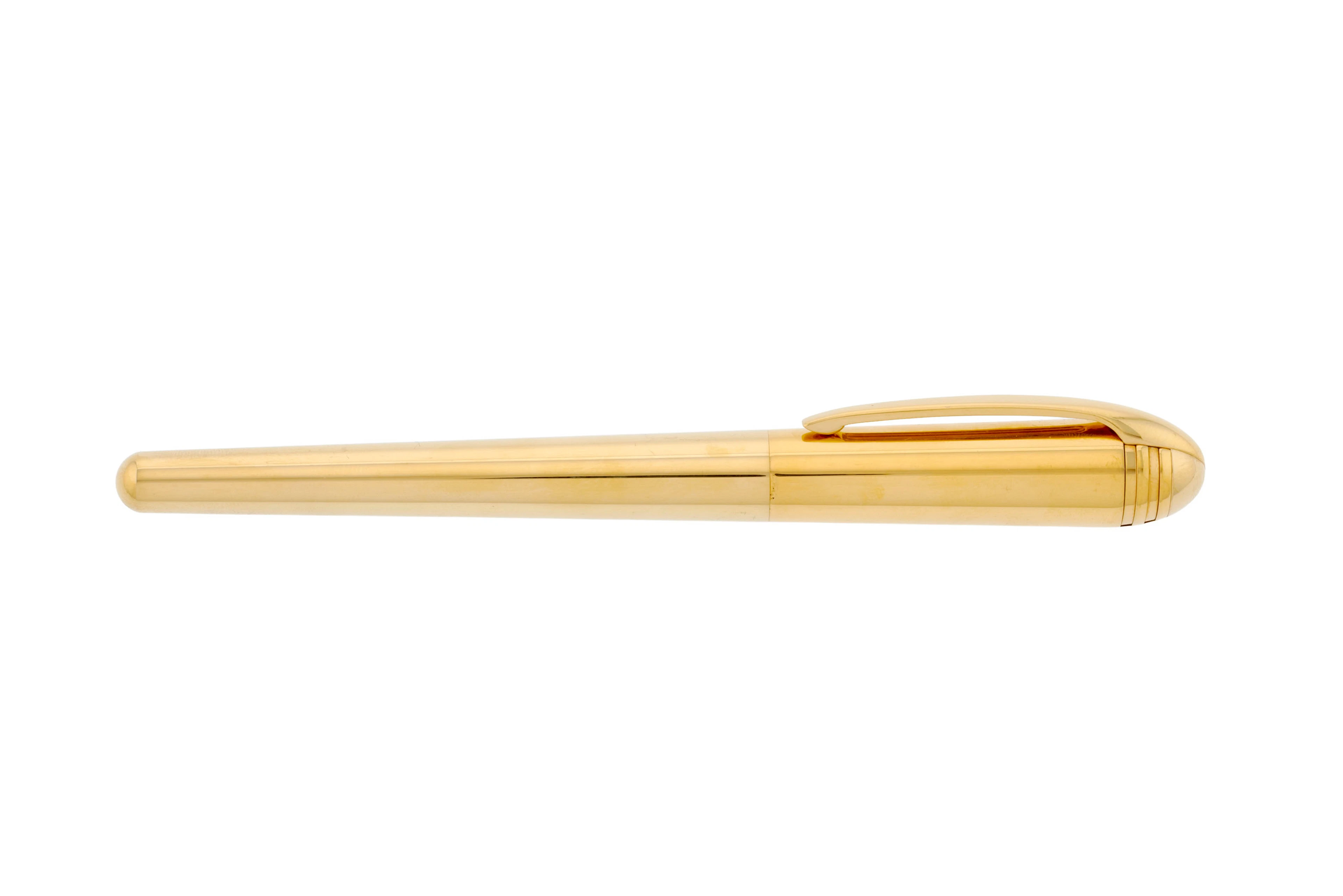 Bulgari, stylo plume en métal doré, bec en or 750, signé, long. 13.8 cm