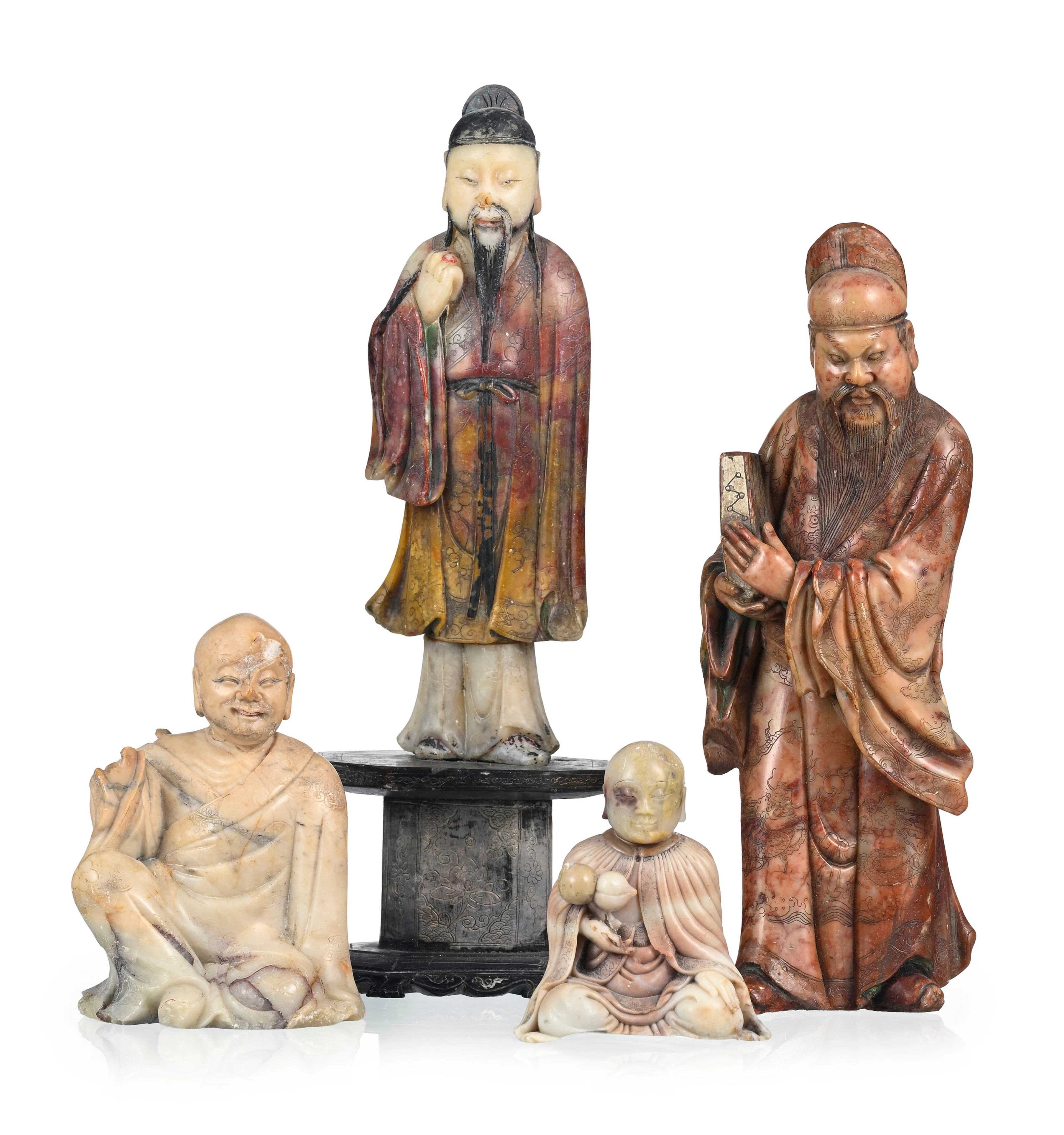 Personnages, ensemble de 4 sculptures en stéatite, Chine, comprenant: