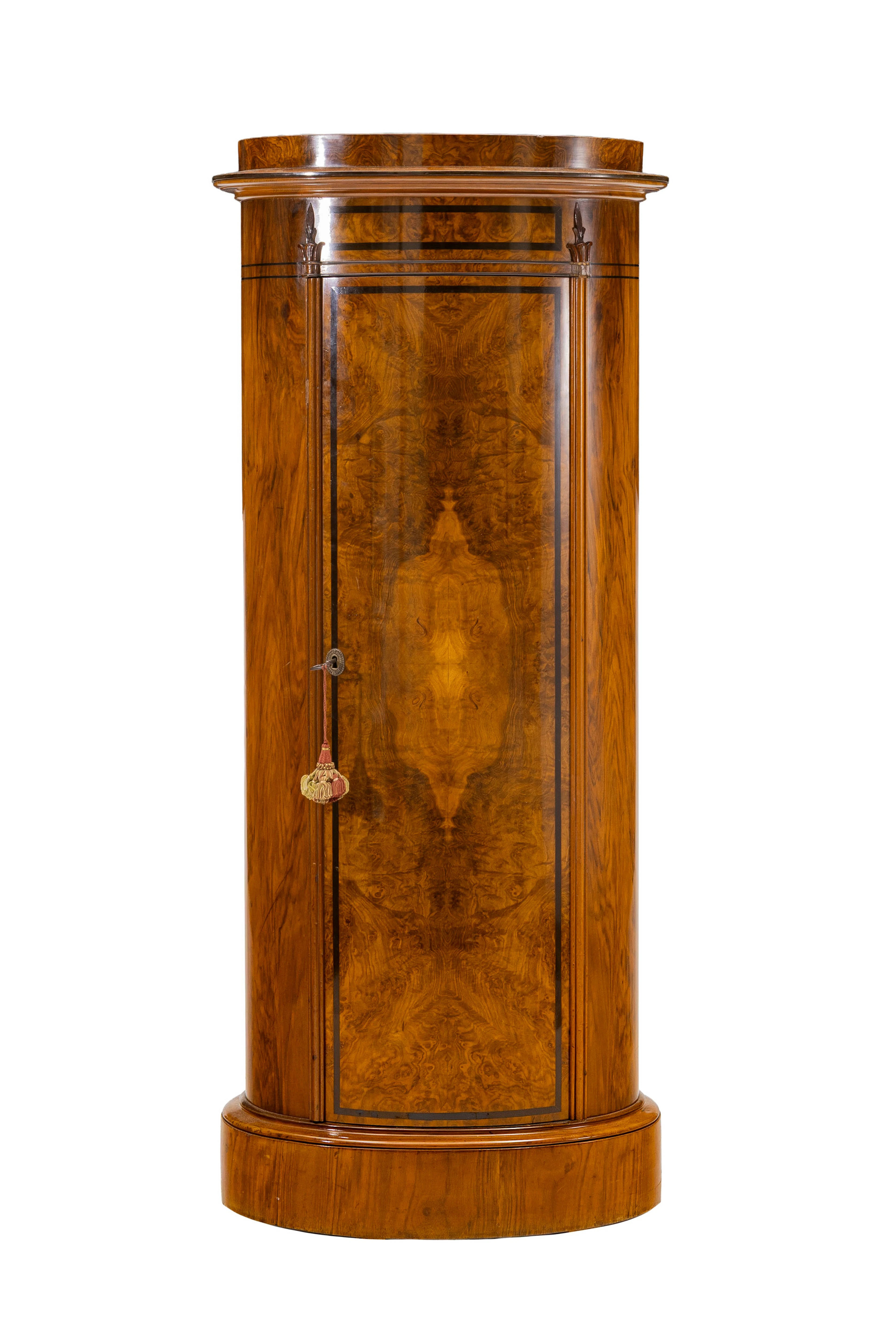 Meuble d'appoint, début du XXe s., de forme cylindrique en placage