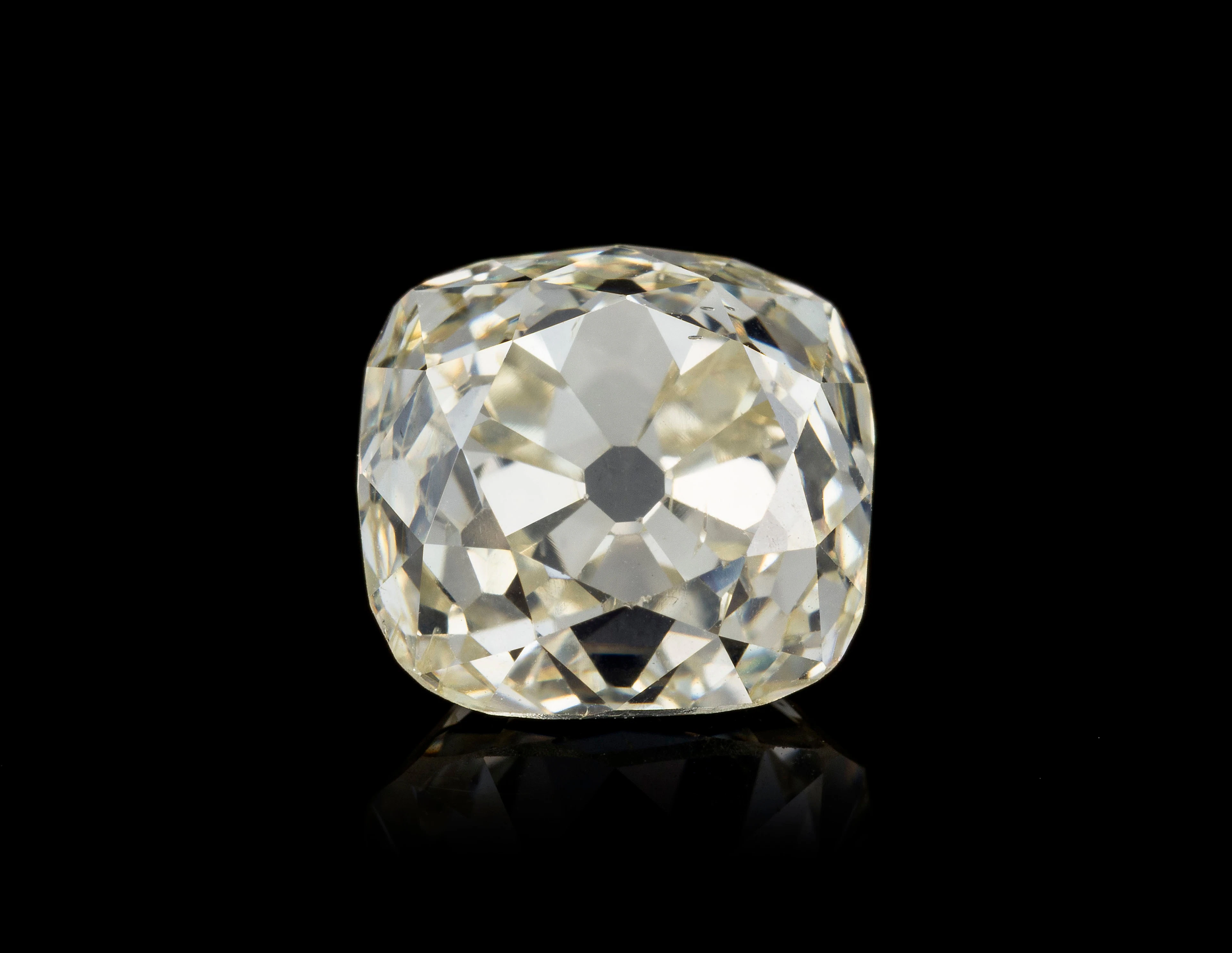 1 diamant taille ancienne sur papier de 3.69 carats