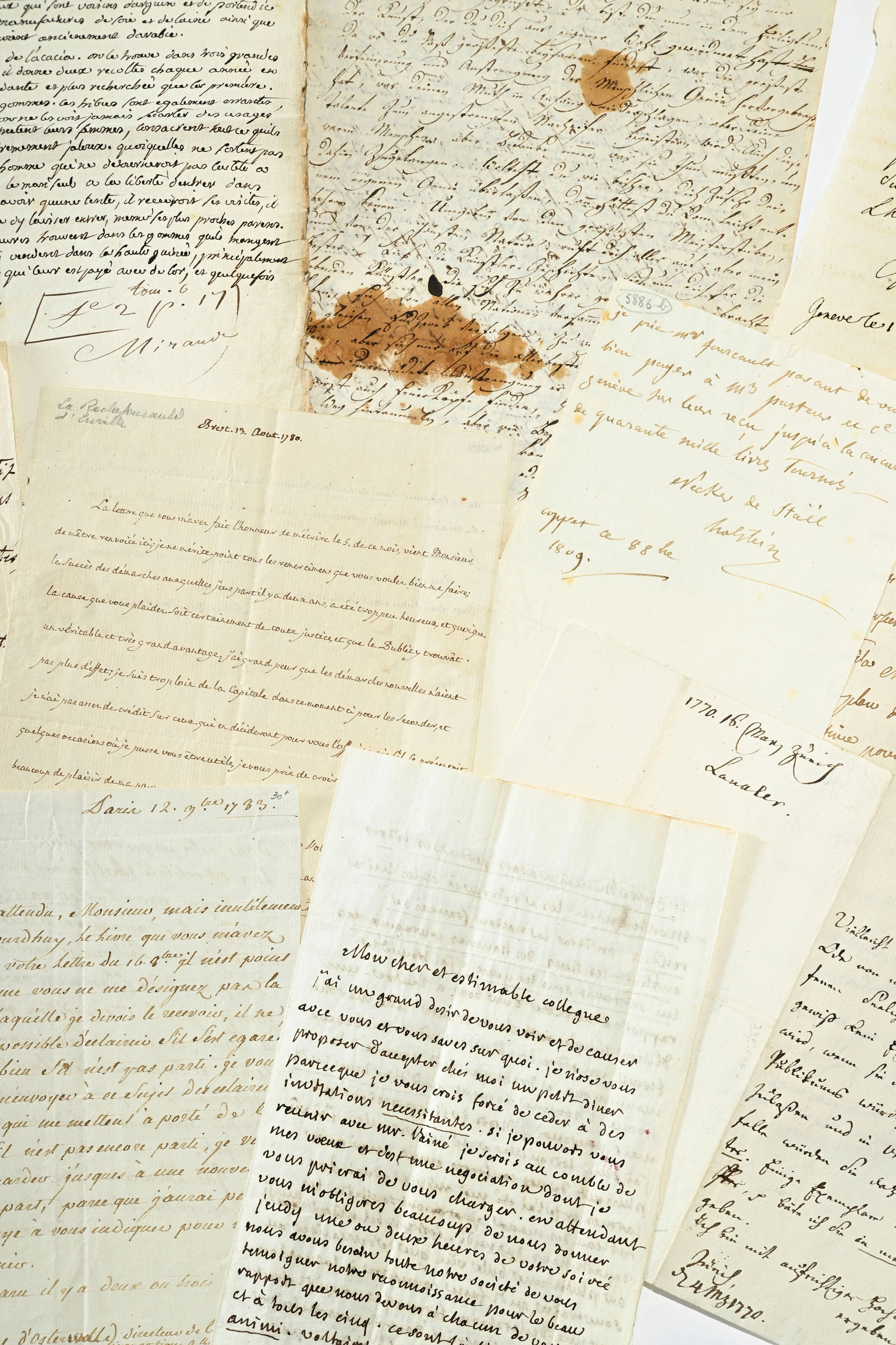 [SIECLE DES LUMIERES]. Ensemble de lettres et manuscrits autographes