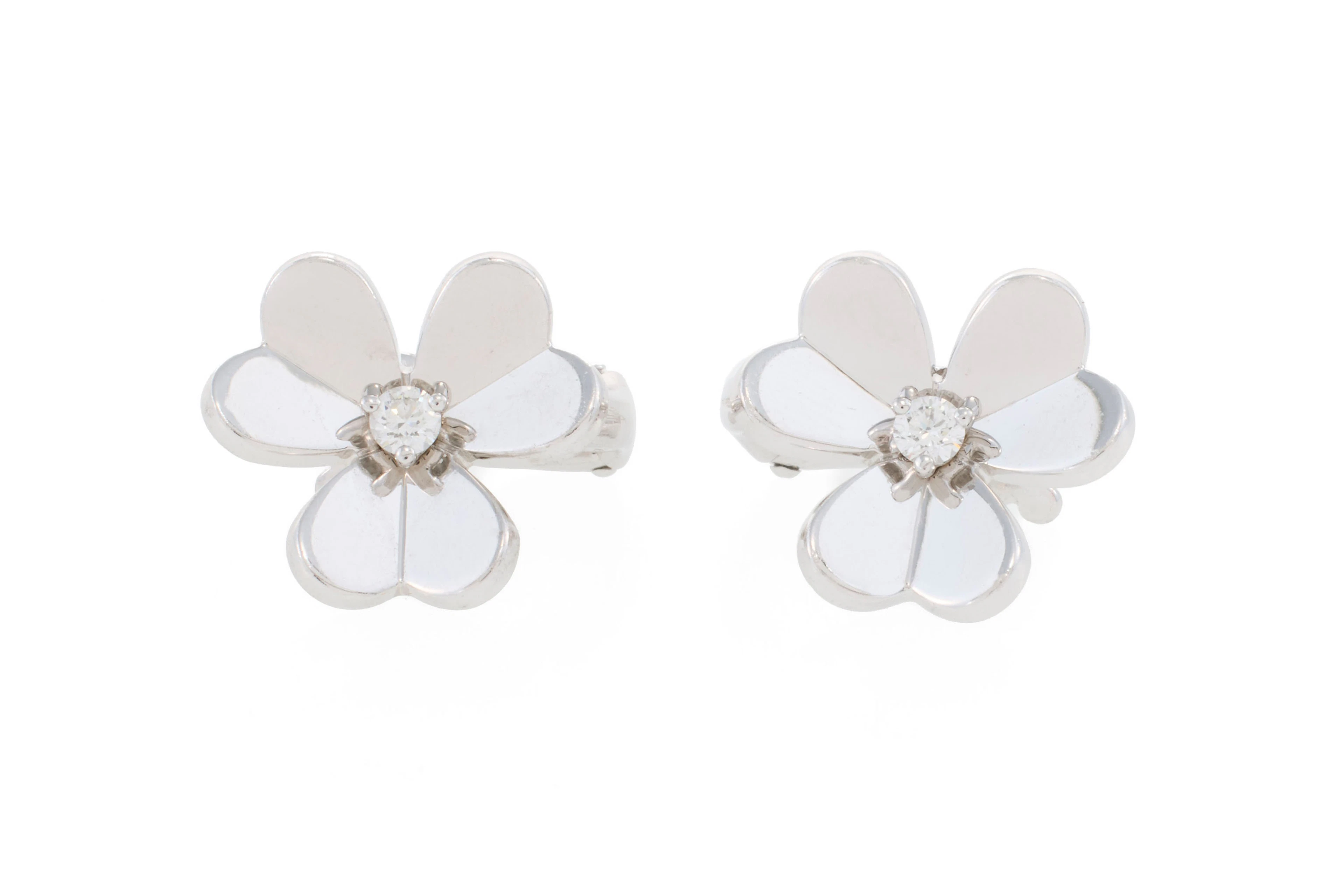 Van Cleef & Arpels, Frivole, paire dee boucles d'oreilles fleurs or