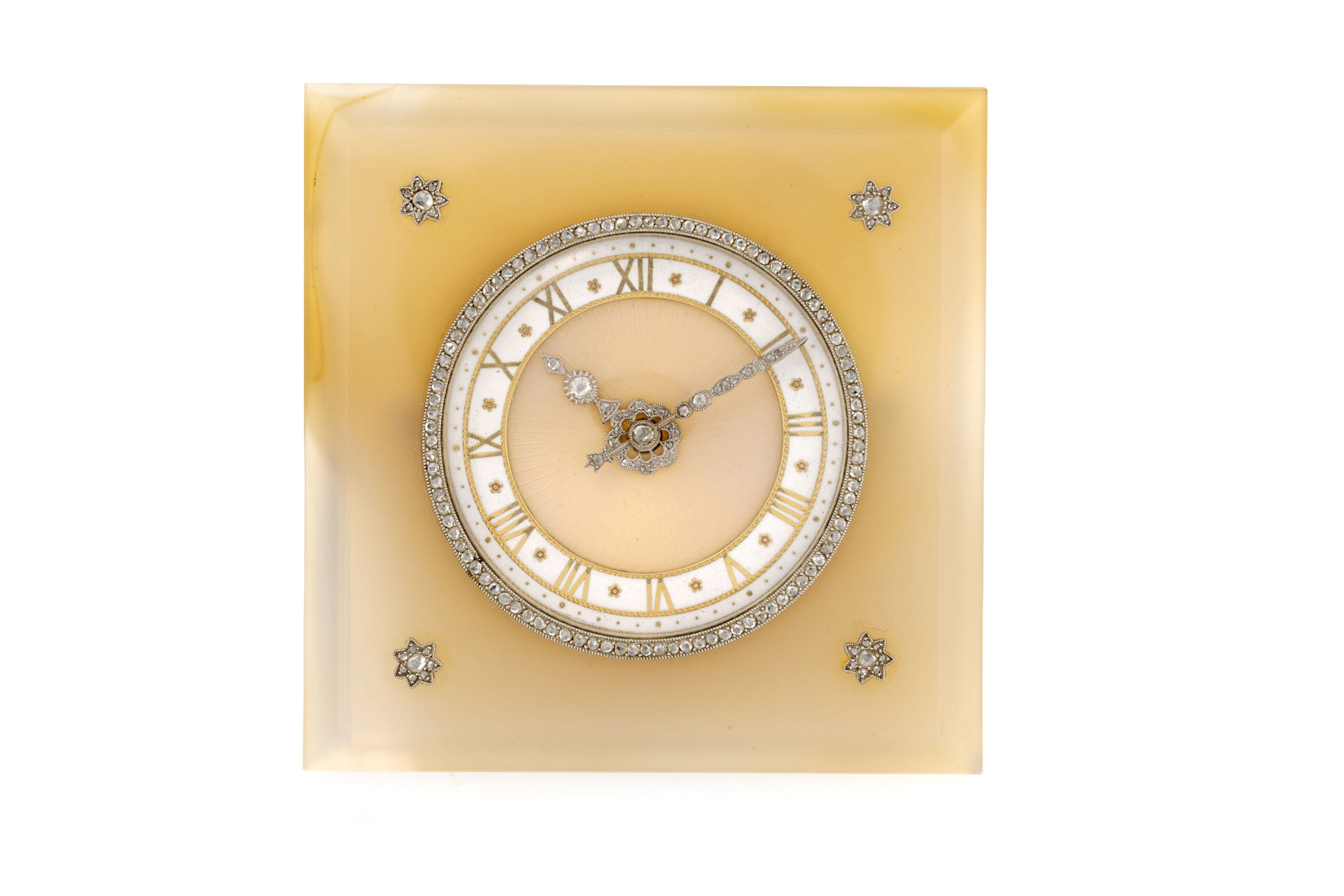 Pendulette Art Déco en calcédoine et laiton sertie de diamants Mouvement: