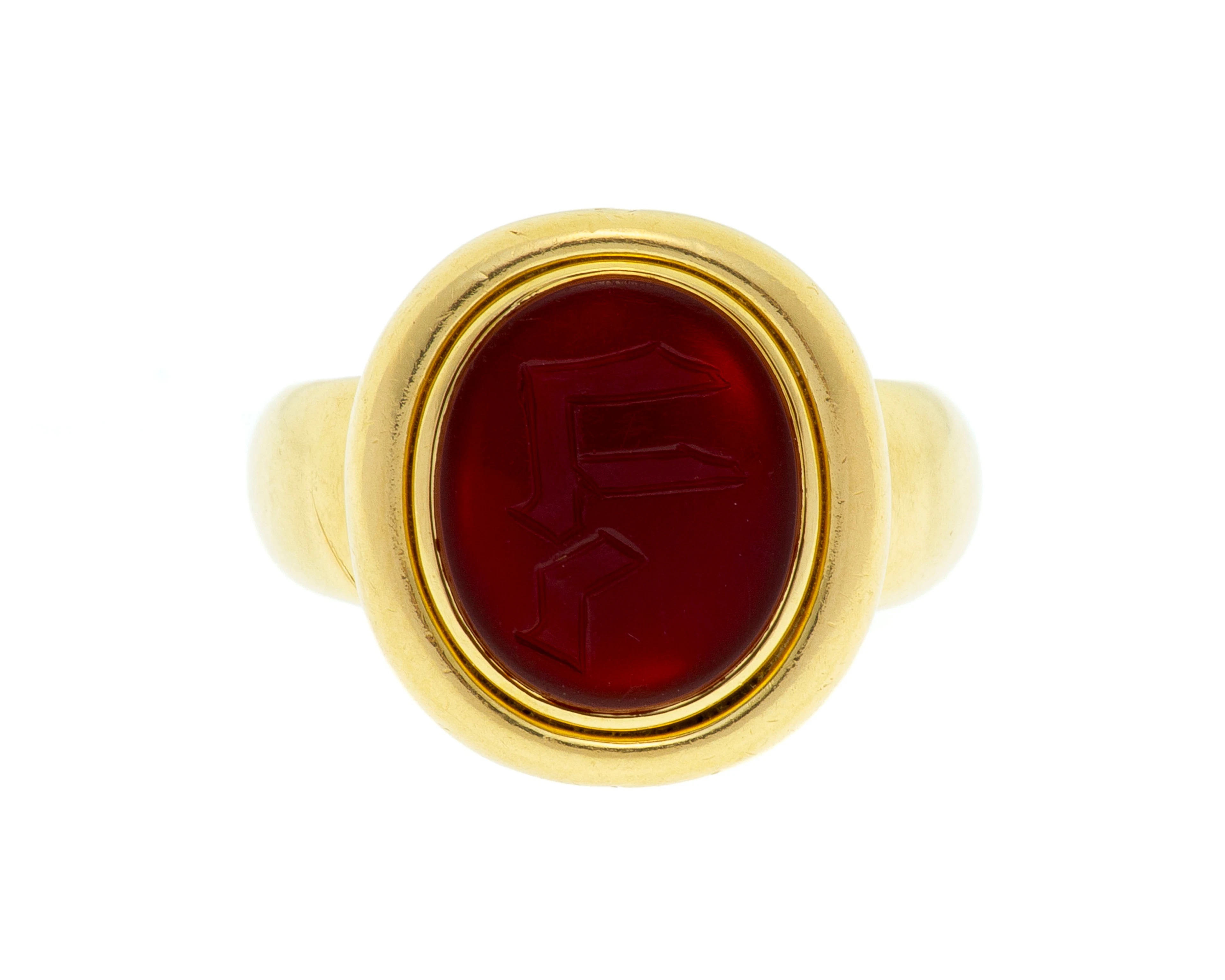 Benoit de Gorski, bague or 750 ornée d'une intaille sur cornaline