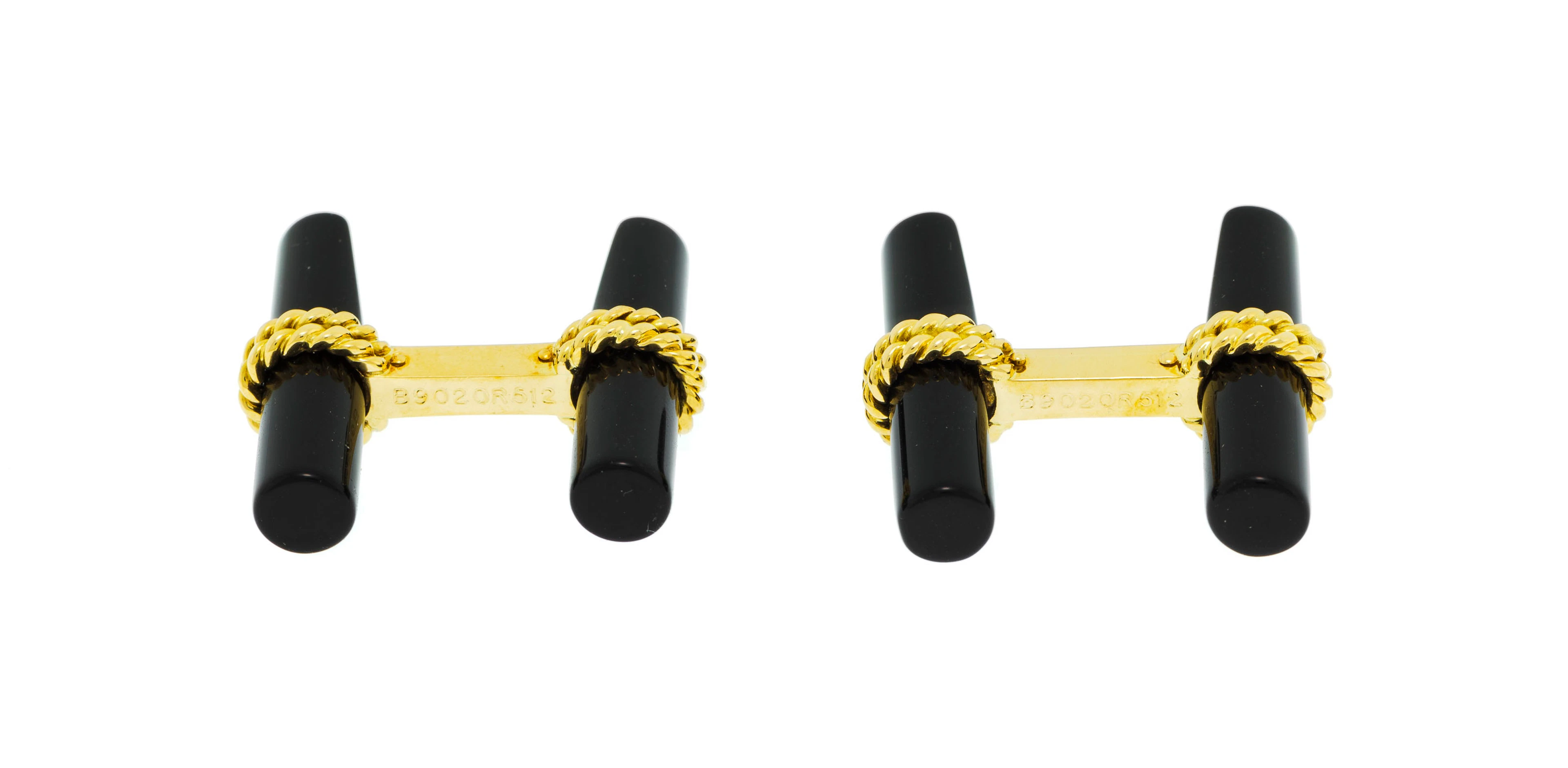 Van Cleef & Arpels, paire de boutons de manchette en or 750 avec deux