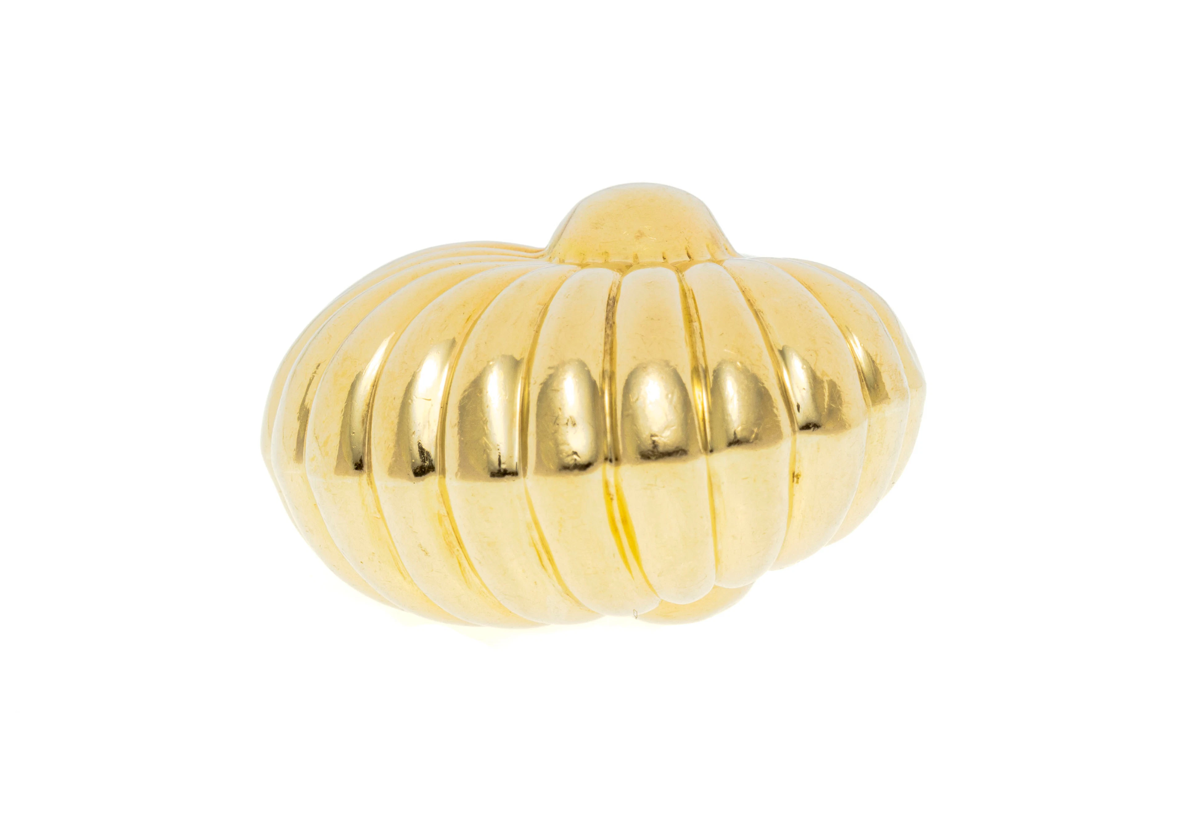 Cartier, bague or 585 surmontée d'une coquille de Nautile godronnée