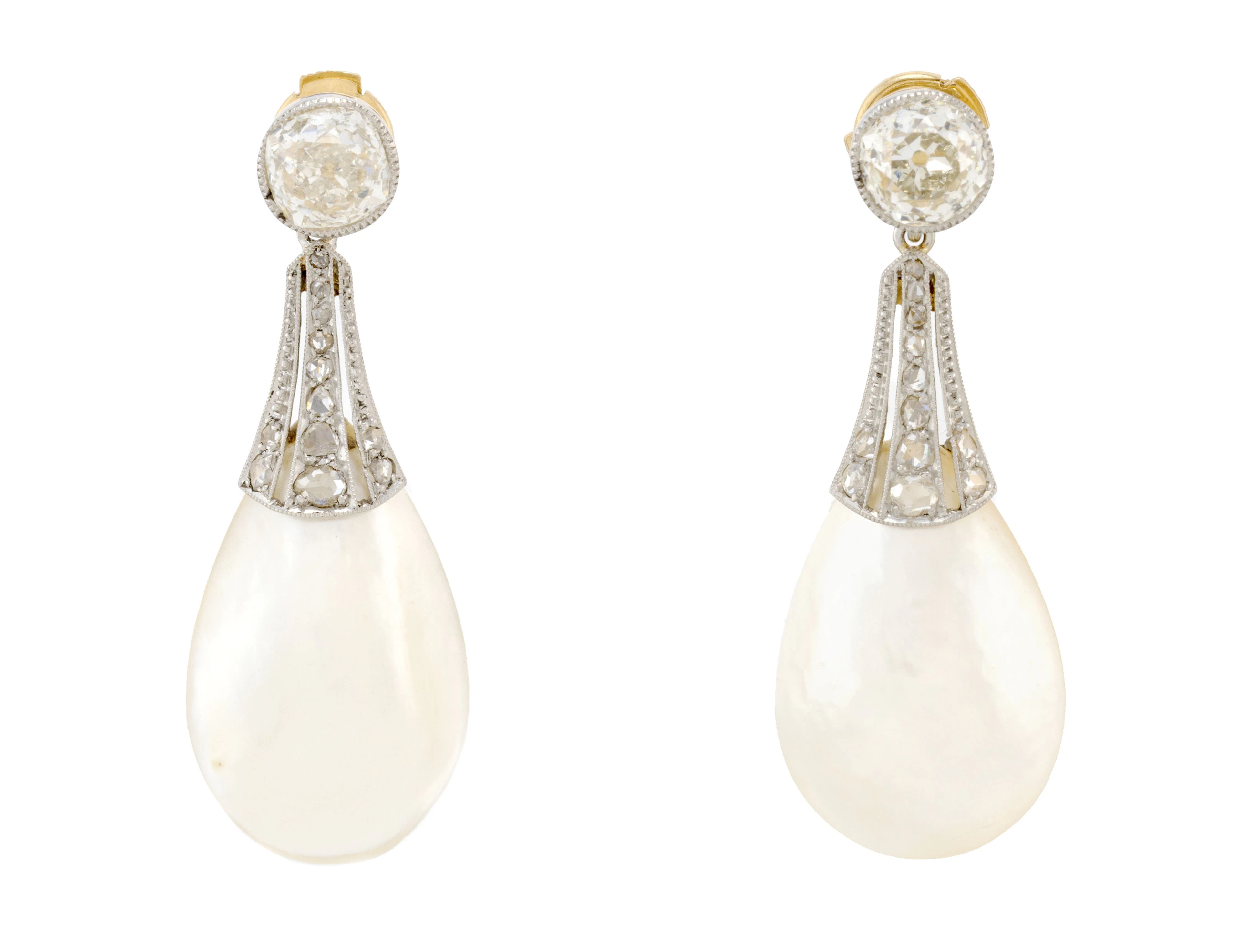 Paire de pendants d'oreilles fin XIXe s., or 750 sertis de deux diamants