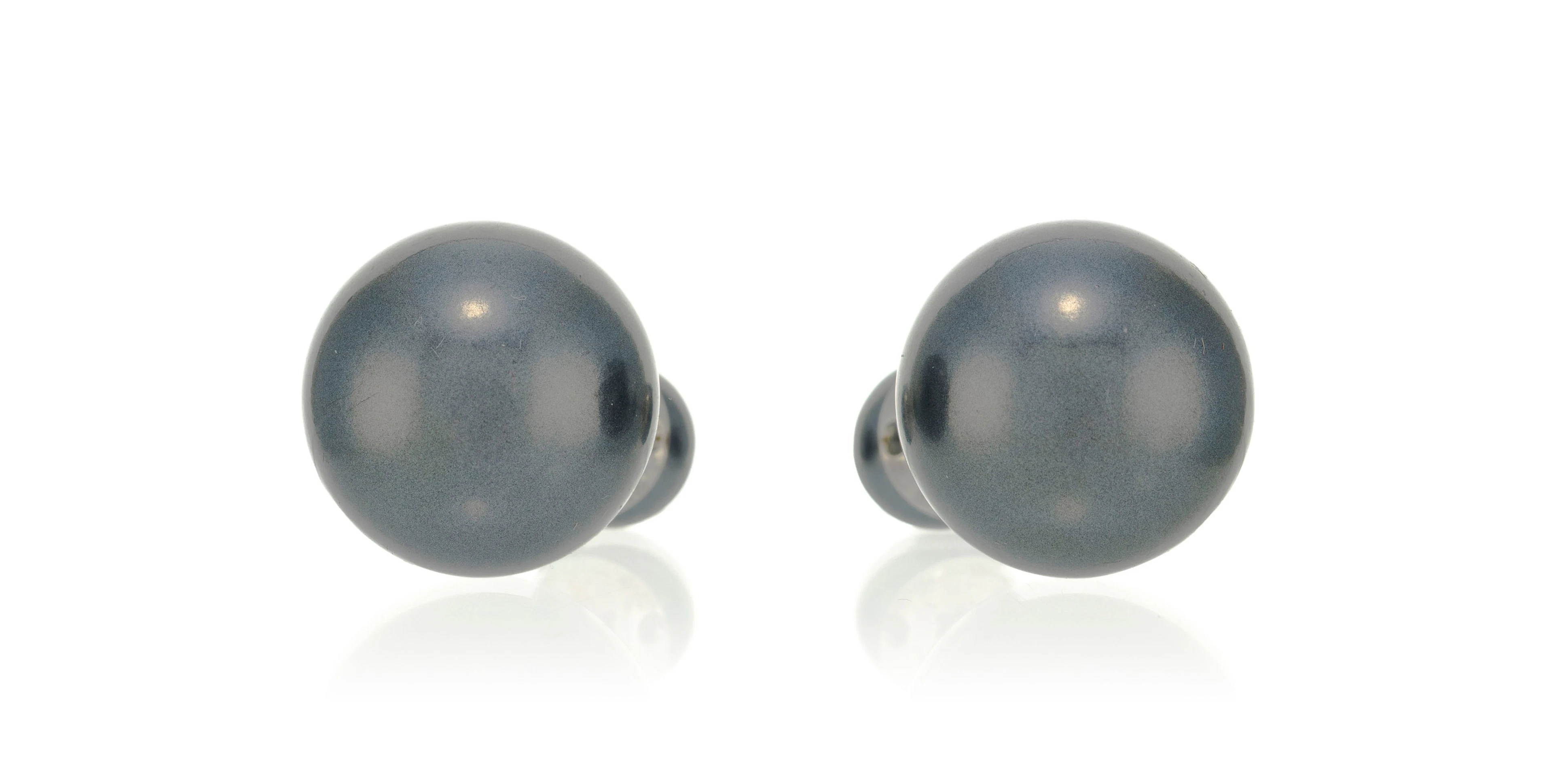 Christian Dior, clous d'oreilles Tribale perles style Tahiti, boîte, h. 3 cm