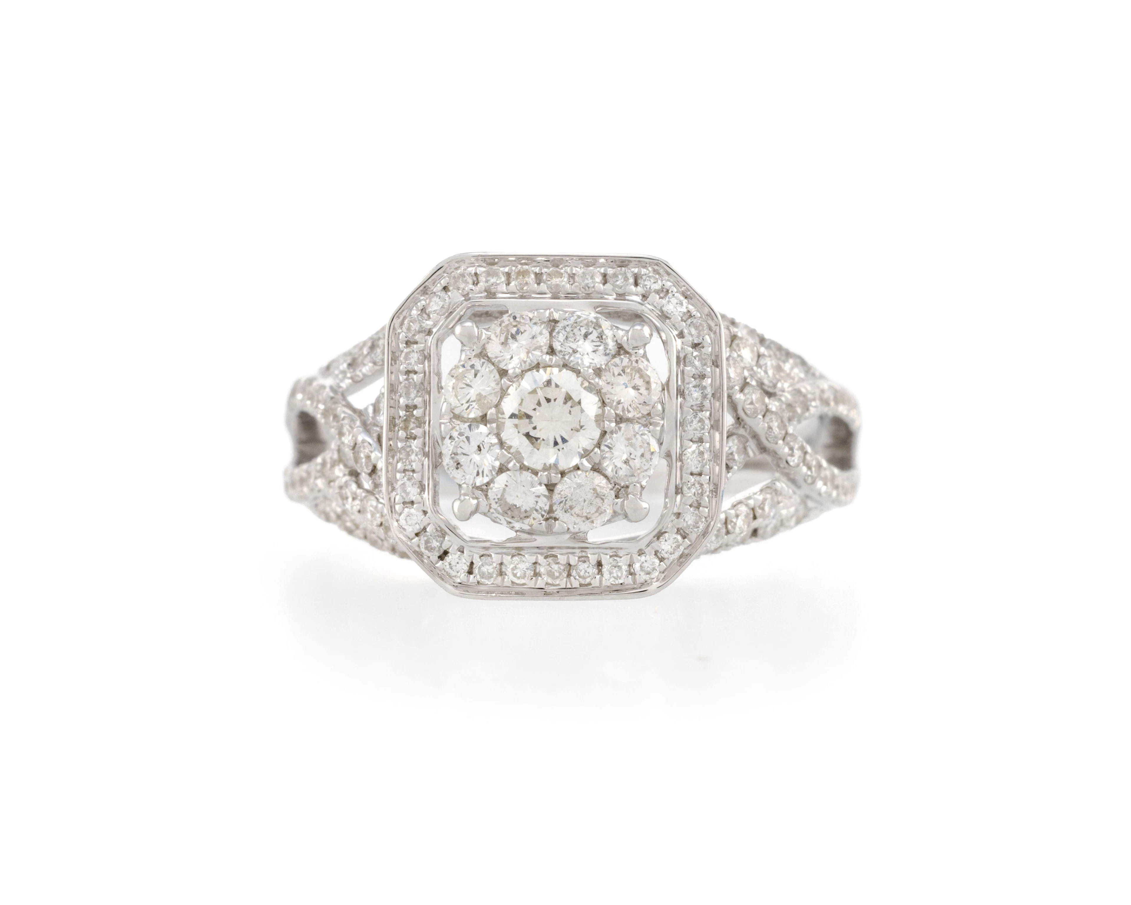 Bague or gris 750 ajouré pavée de diamants taille brillant, doigt 52-12, 3g