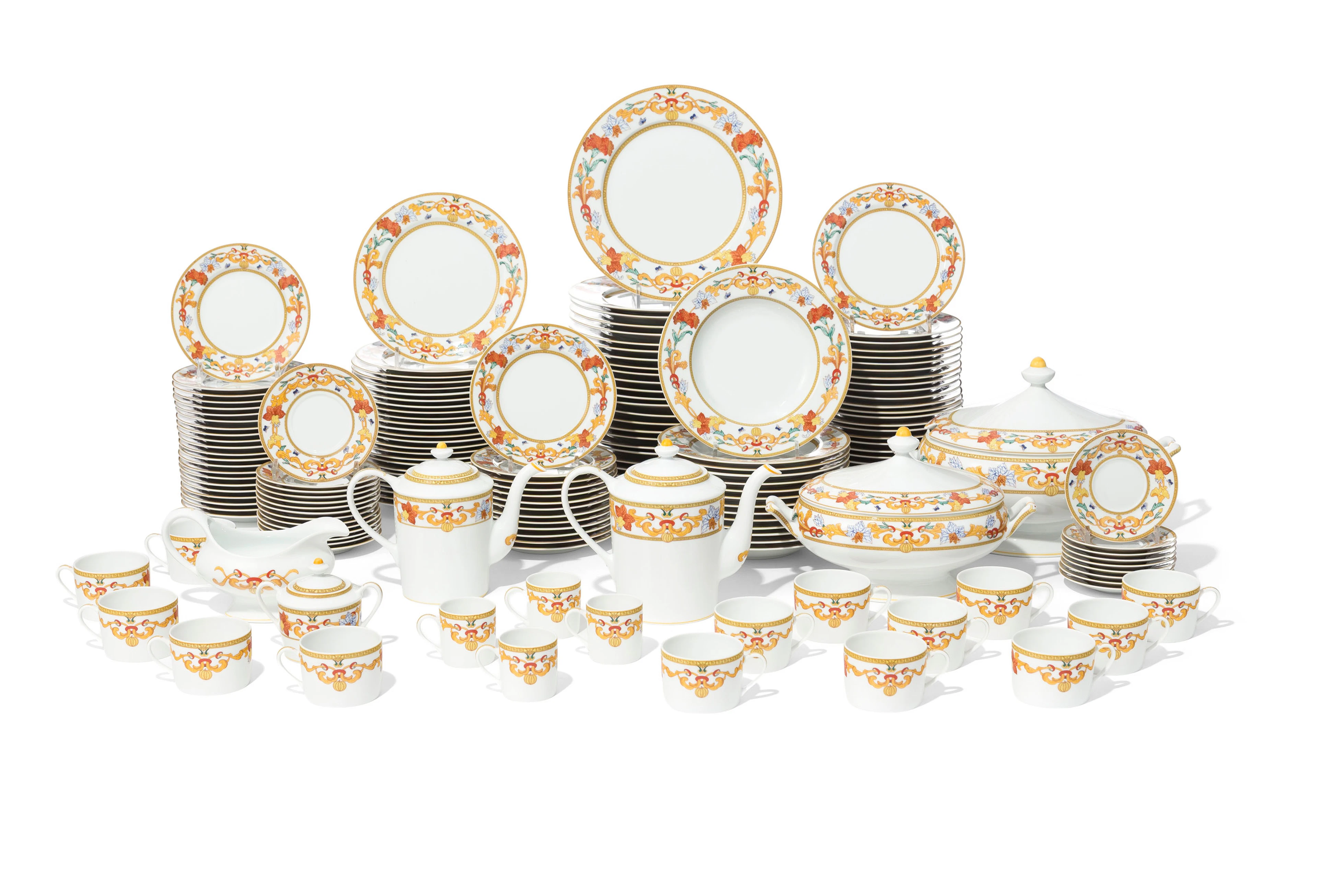 Bernardaud. Service à dîner en porcelaine de Limoges, modèle Roma