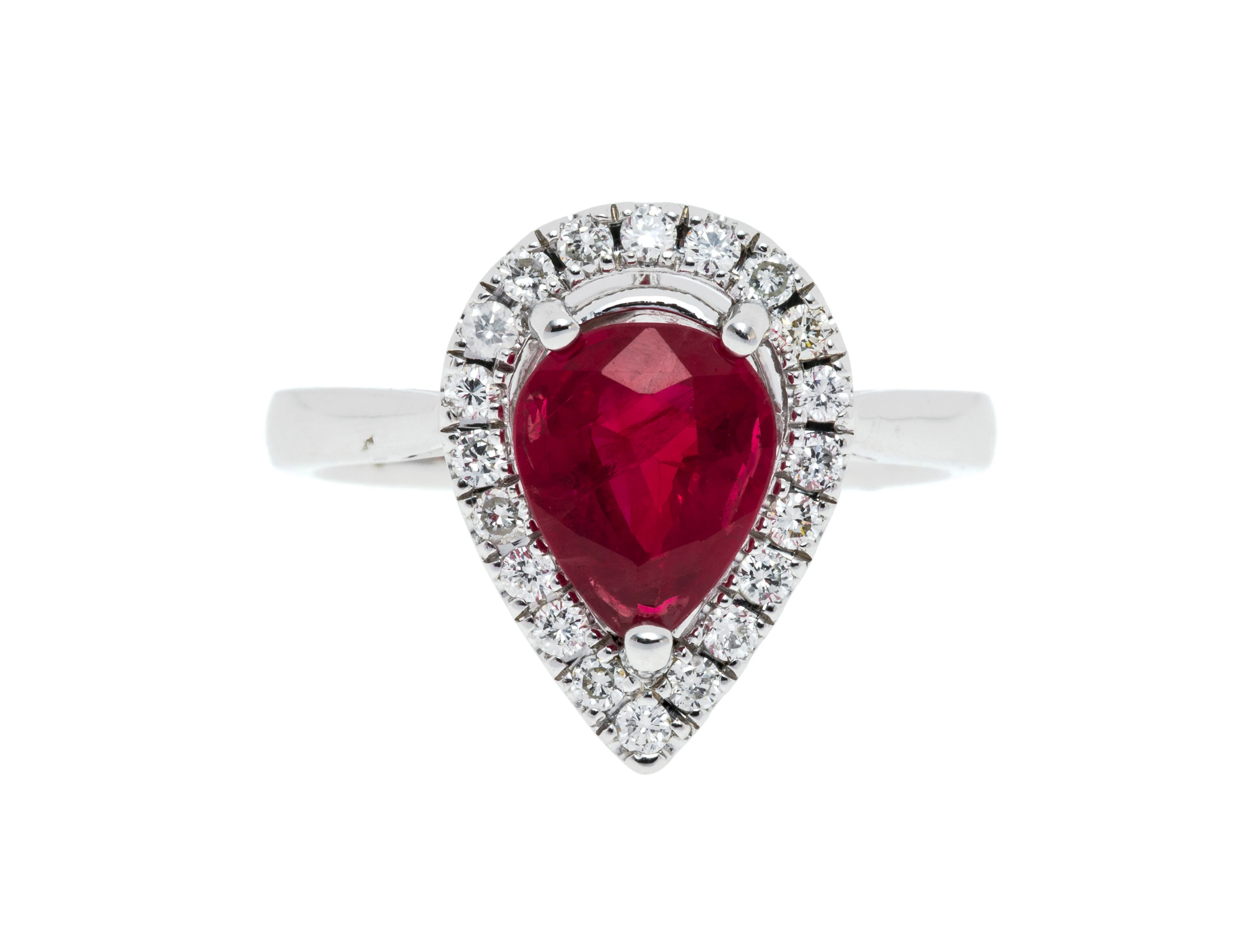 Bague or gris 750 sertie d'un rubis birman taille poire de 1.527 carat