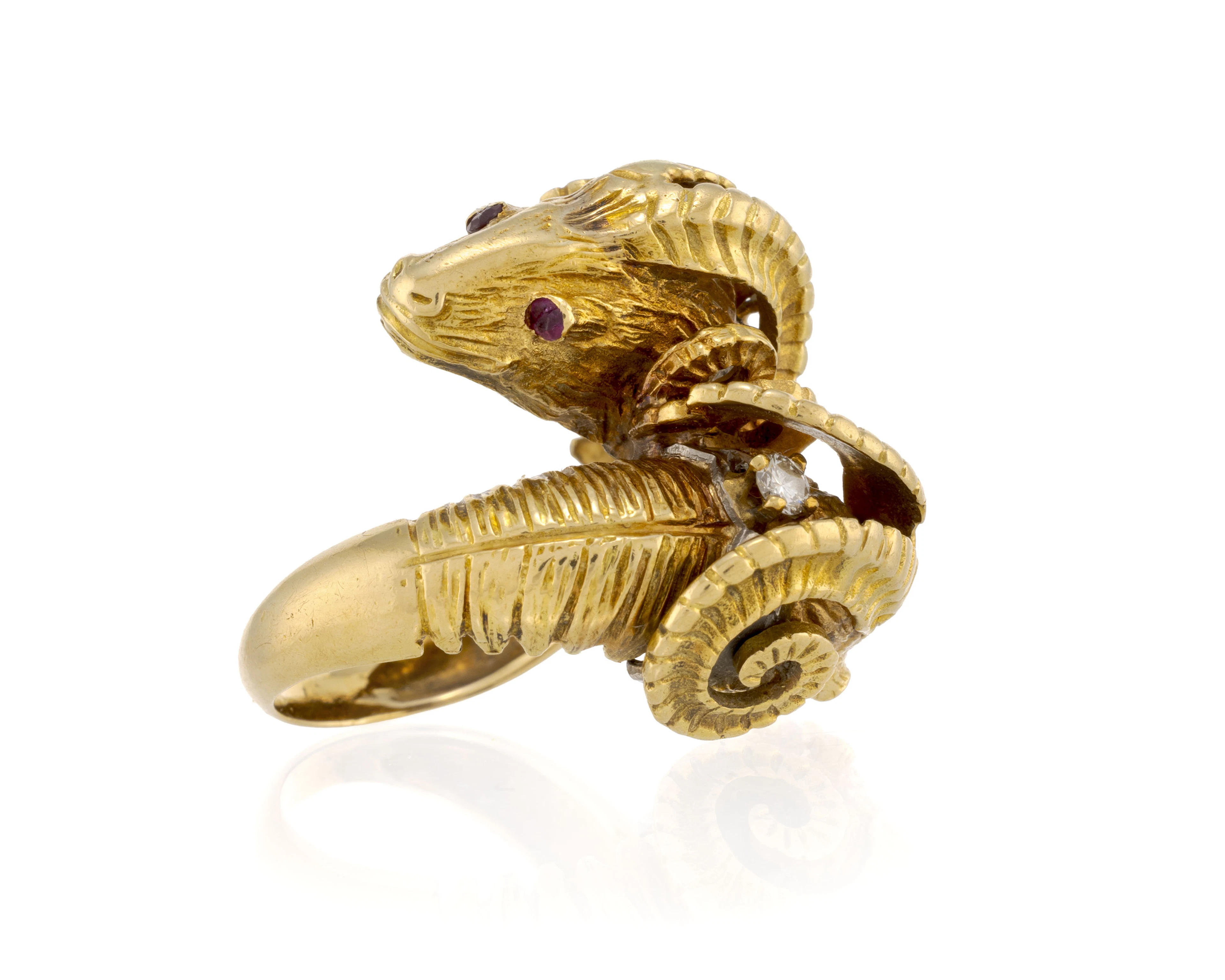Zolotas, bague or 750 à doubles têtes de béliers serties de diamants