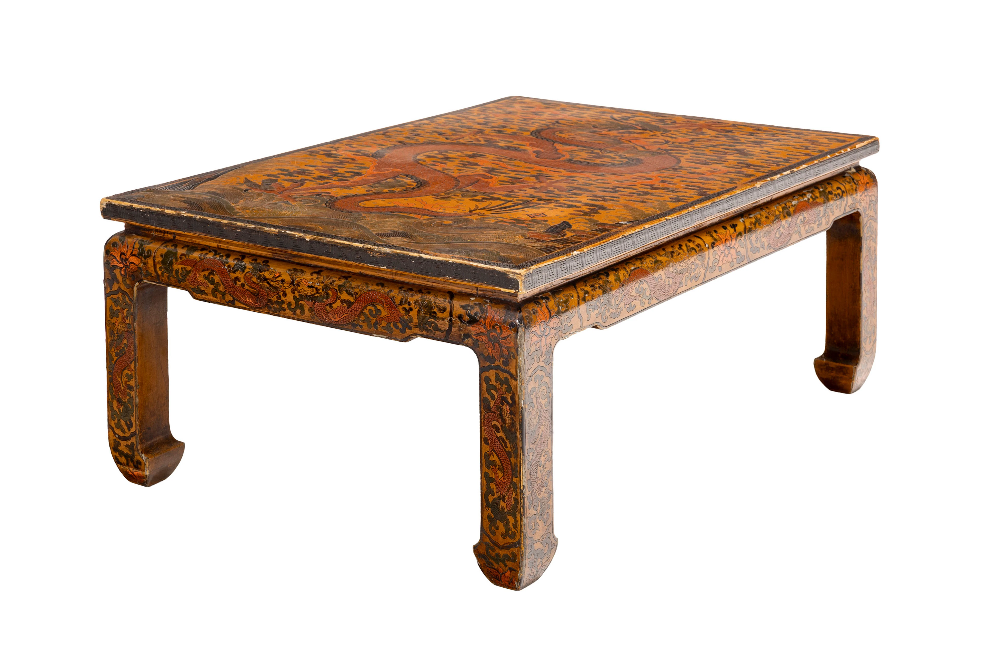 Table basse, Chine, XIXe s., en bois laqué polychrome à décor d'un
