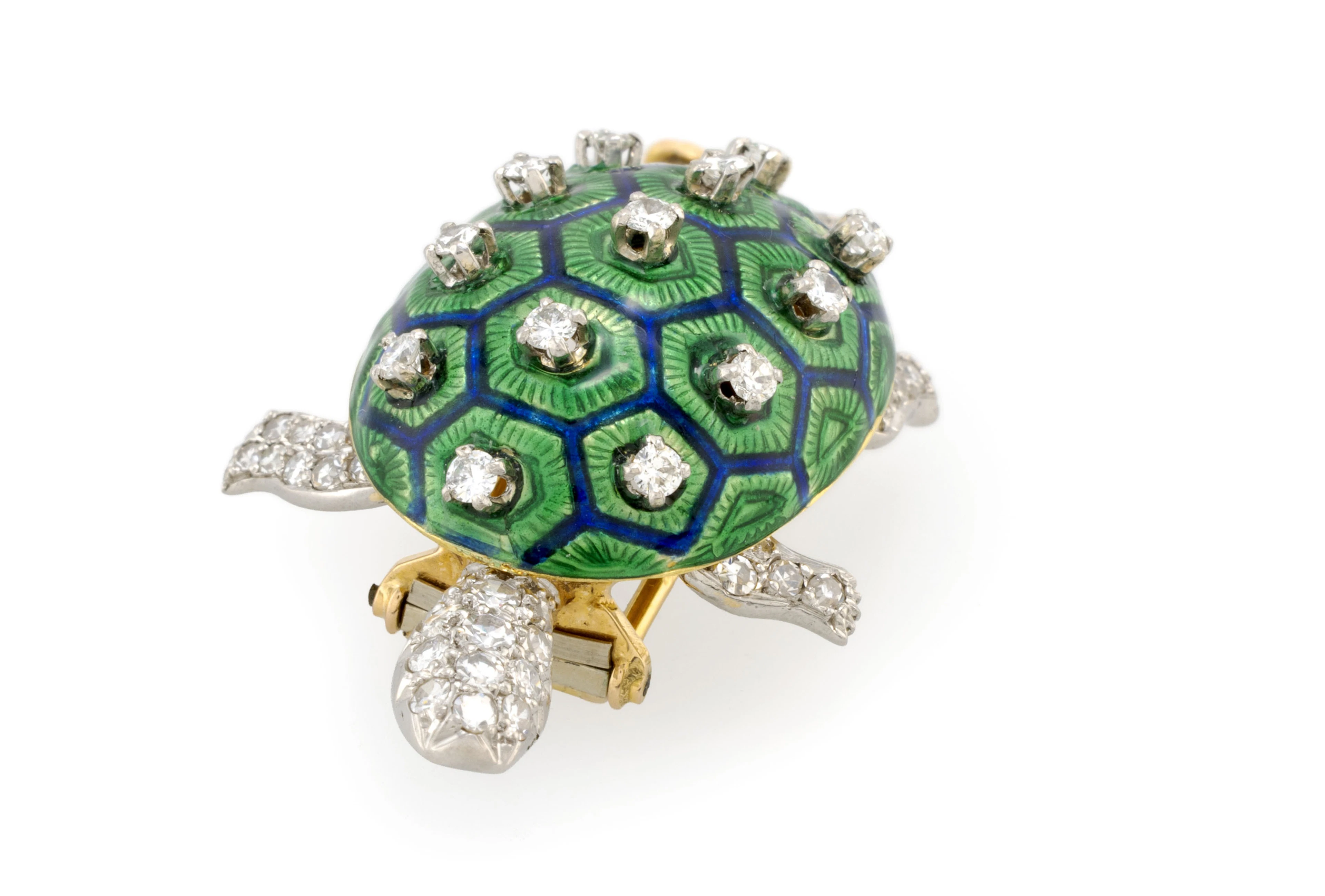 Boucheron, broche tortue années 1950-60 or 750 et platine ornée d'émail