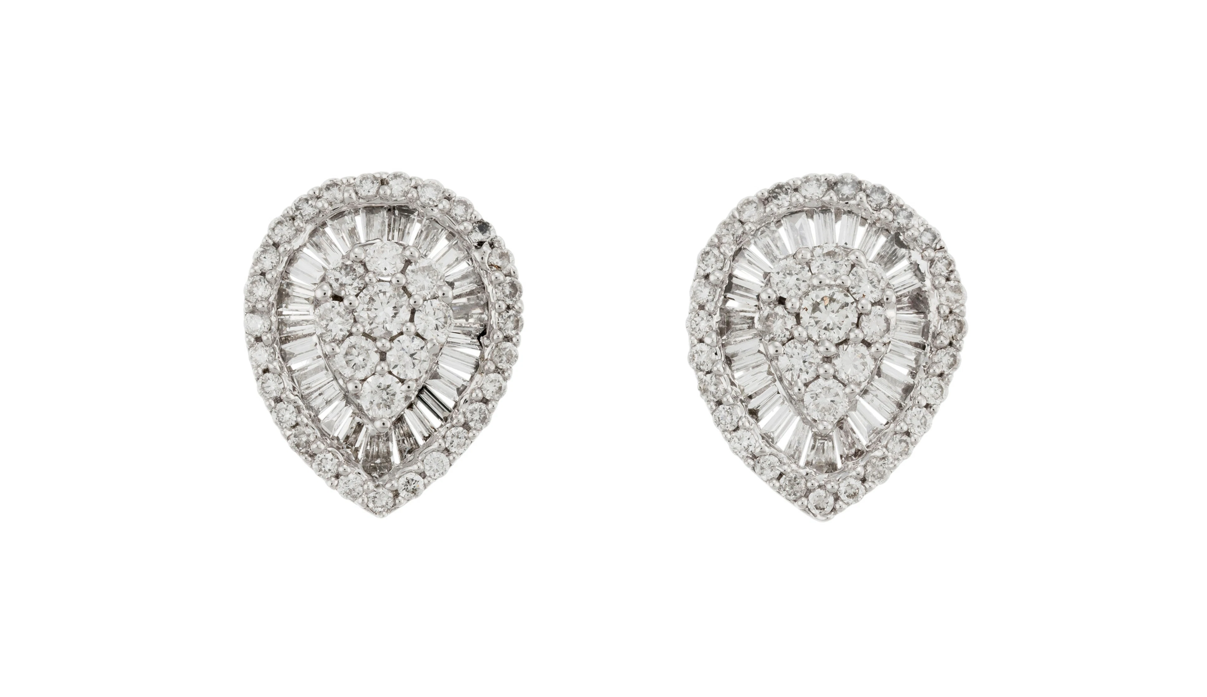 Paire de clous d'oreilles "illusion" piriformes or gris 750 entièrement