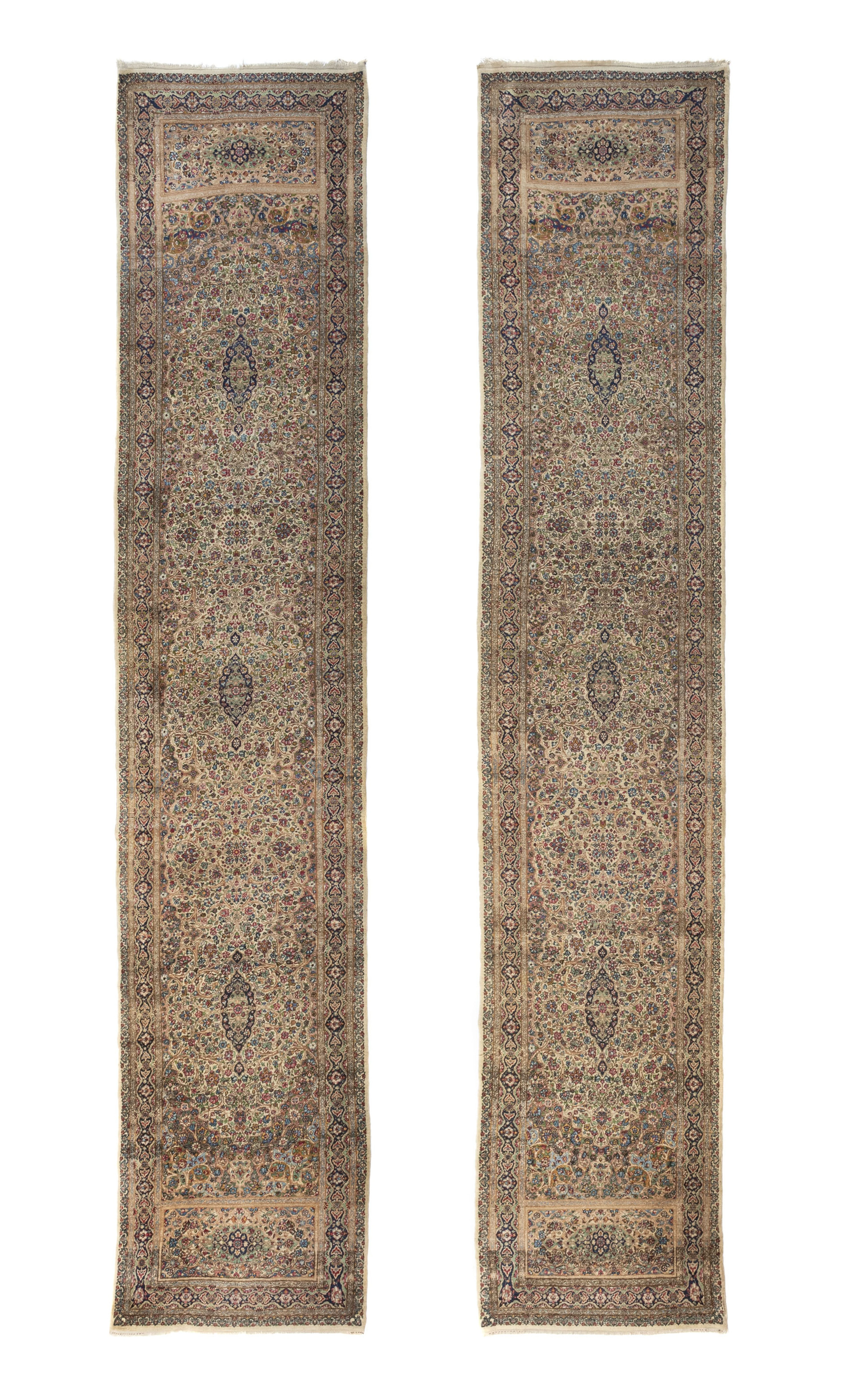 Paire de tapis de passage Kerman, Iran, 1ère moitié du XXe s., à décor