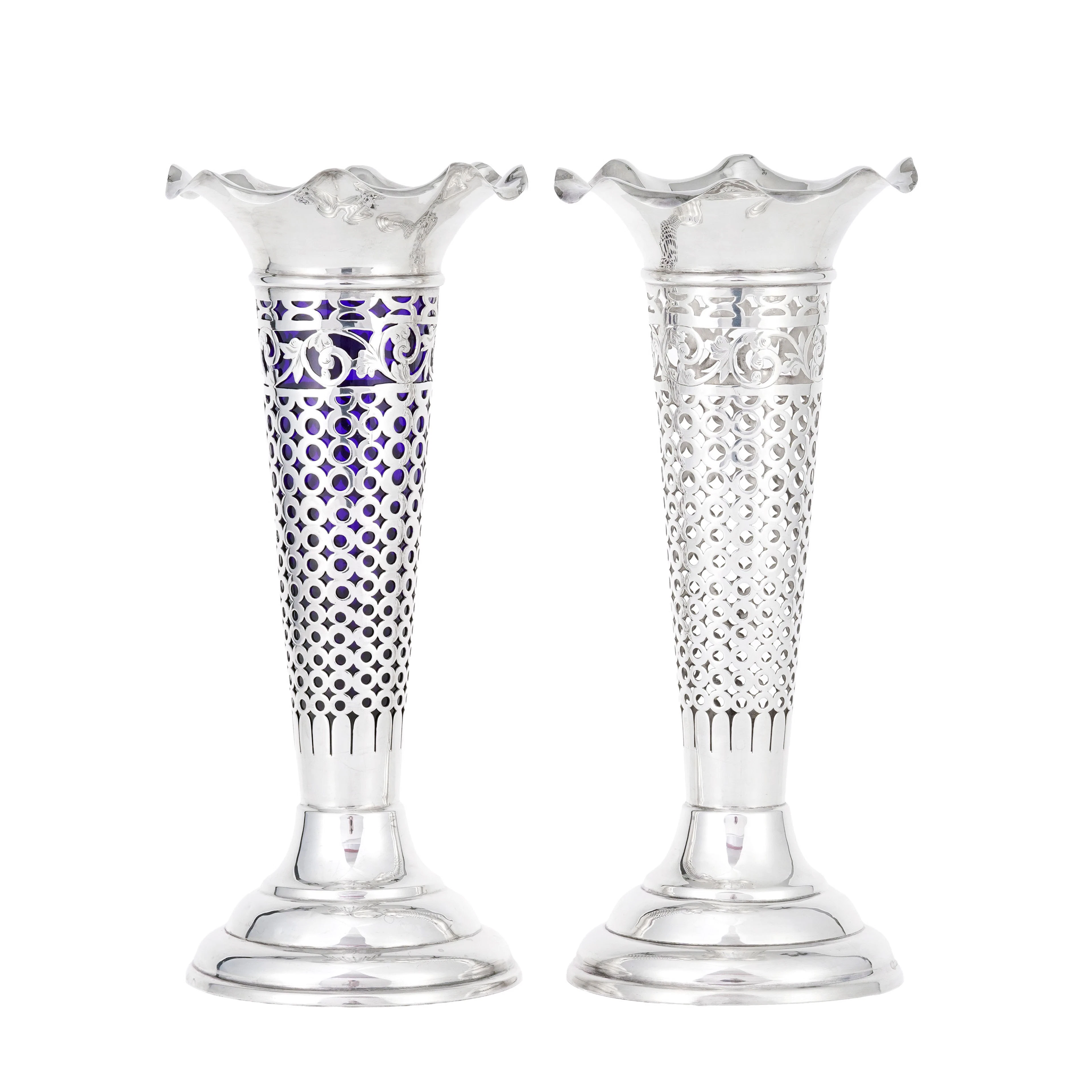Paire de vases corolle d'époque Victorienne en argent, par Jay, Richard