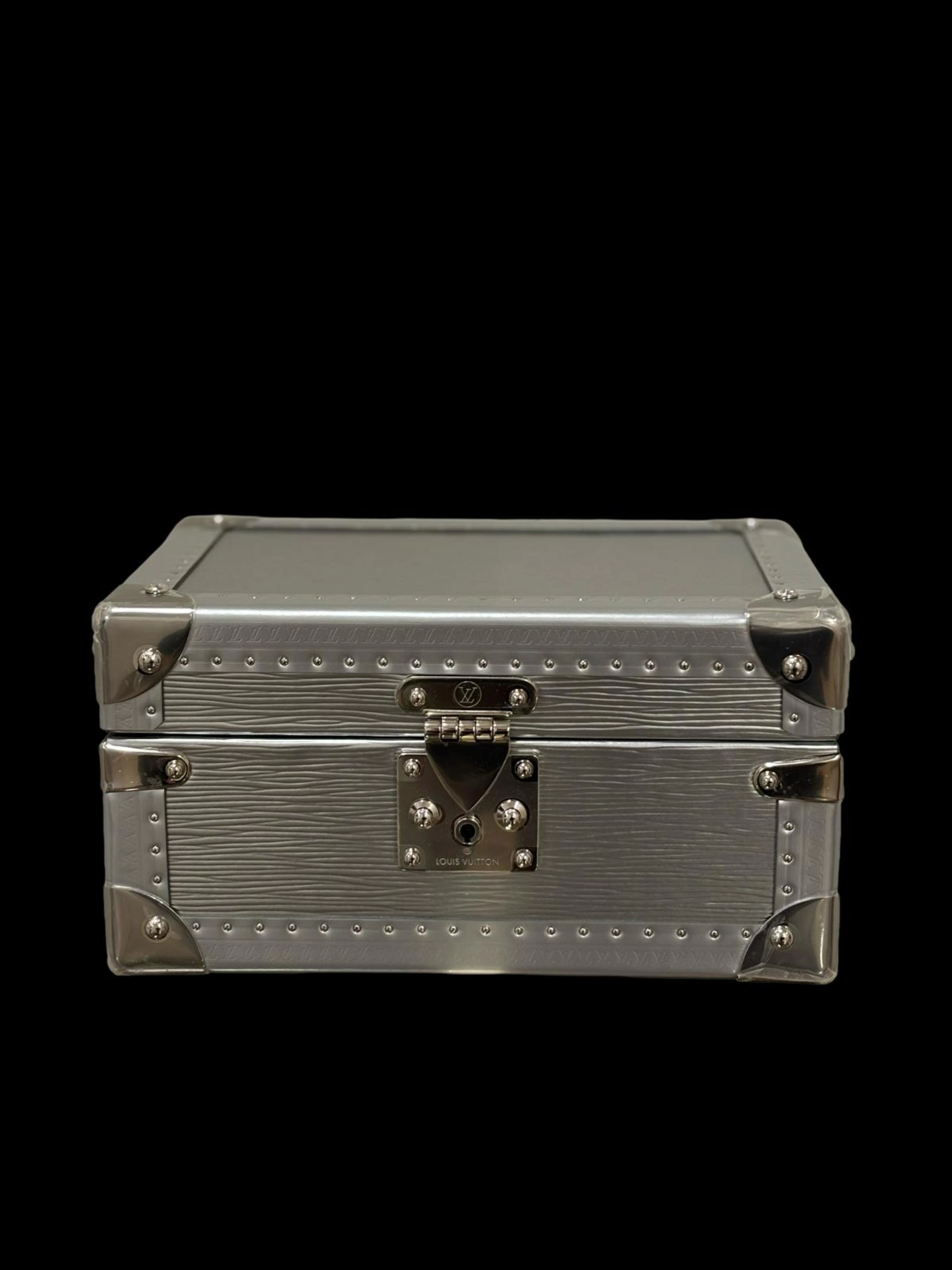 Louis Vuitton, coffret trésor épi silver, 25 x 13.5 x 17.5cm Créé