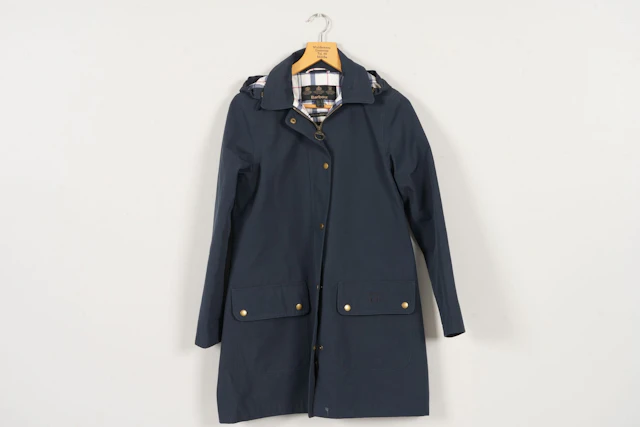 JACKA, dammodell, marinblå, storlek 38, Barbour