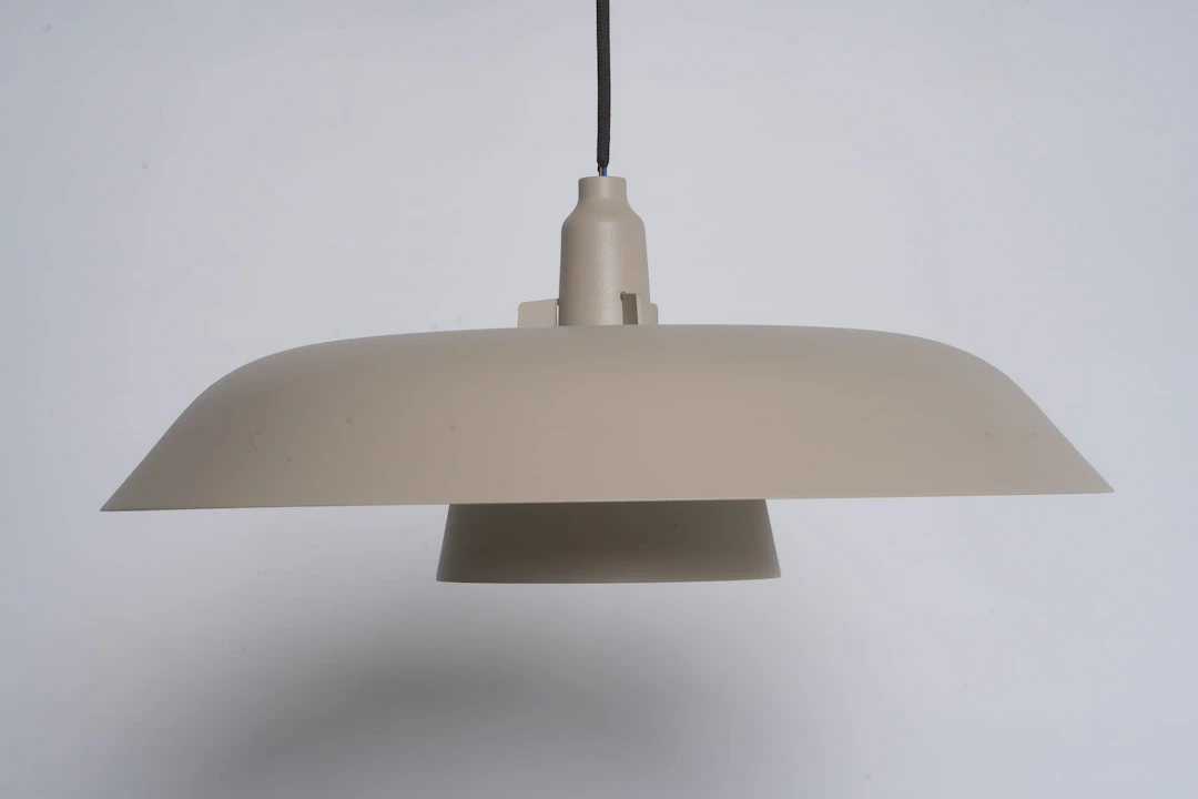 LARS BESSFELT, taklampa, "P pendel", Zlamp, 2000-tal