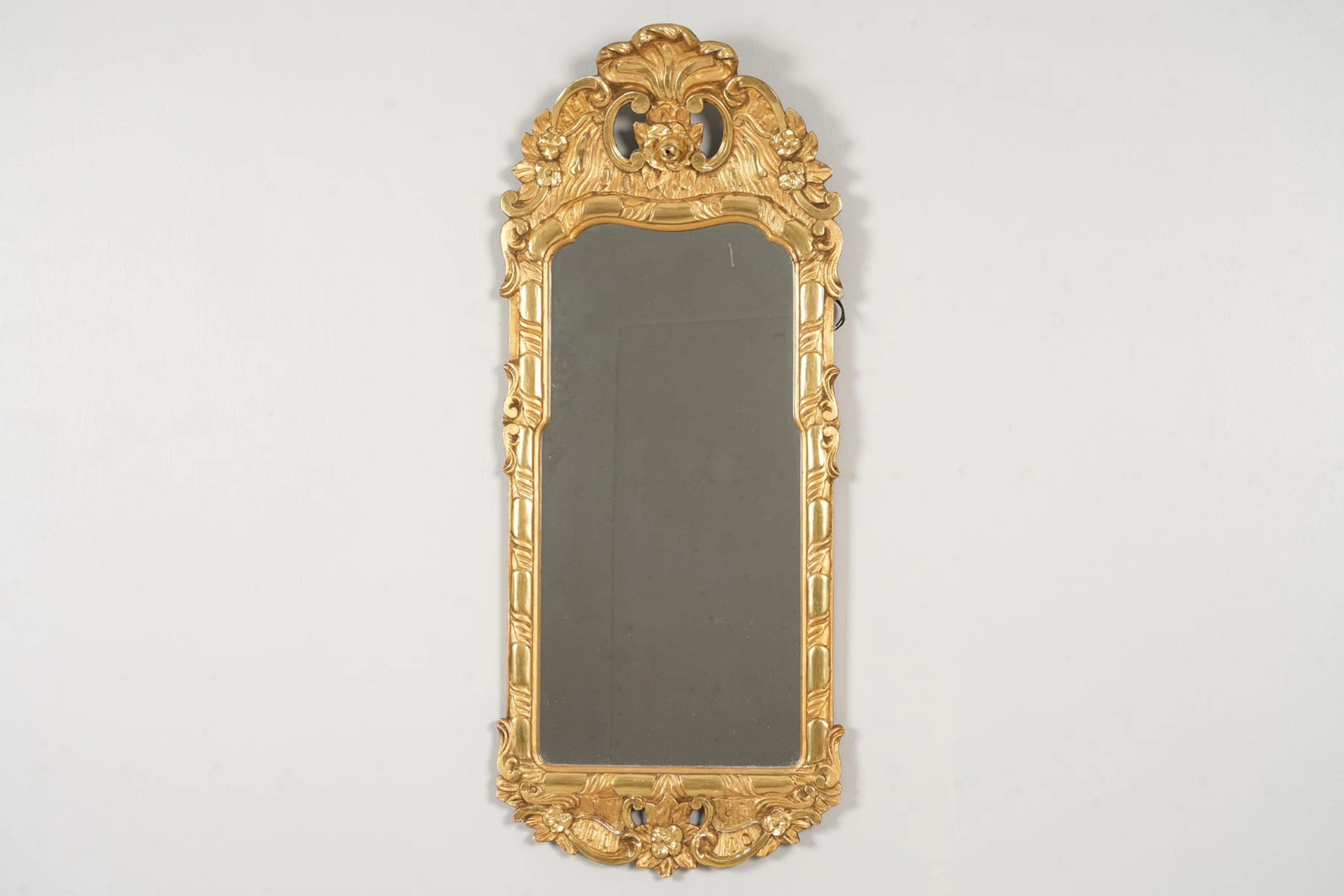 JOHN LUNDMARK, spegel med skuren dekor, rokokostil, 1900-tal