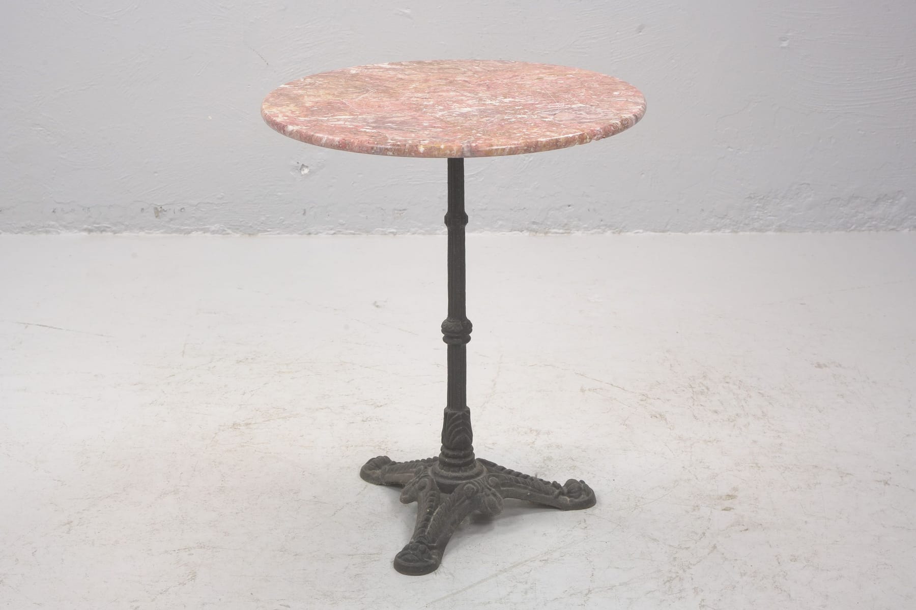 TRÄDGÅRDSBORD, marmor / gjutjärn, 1900-tal