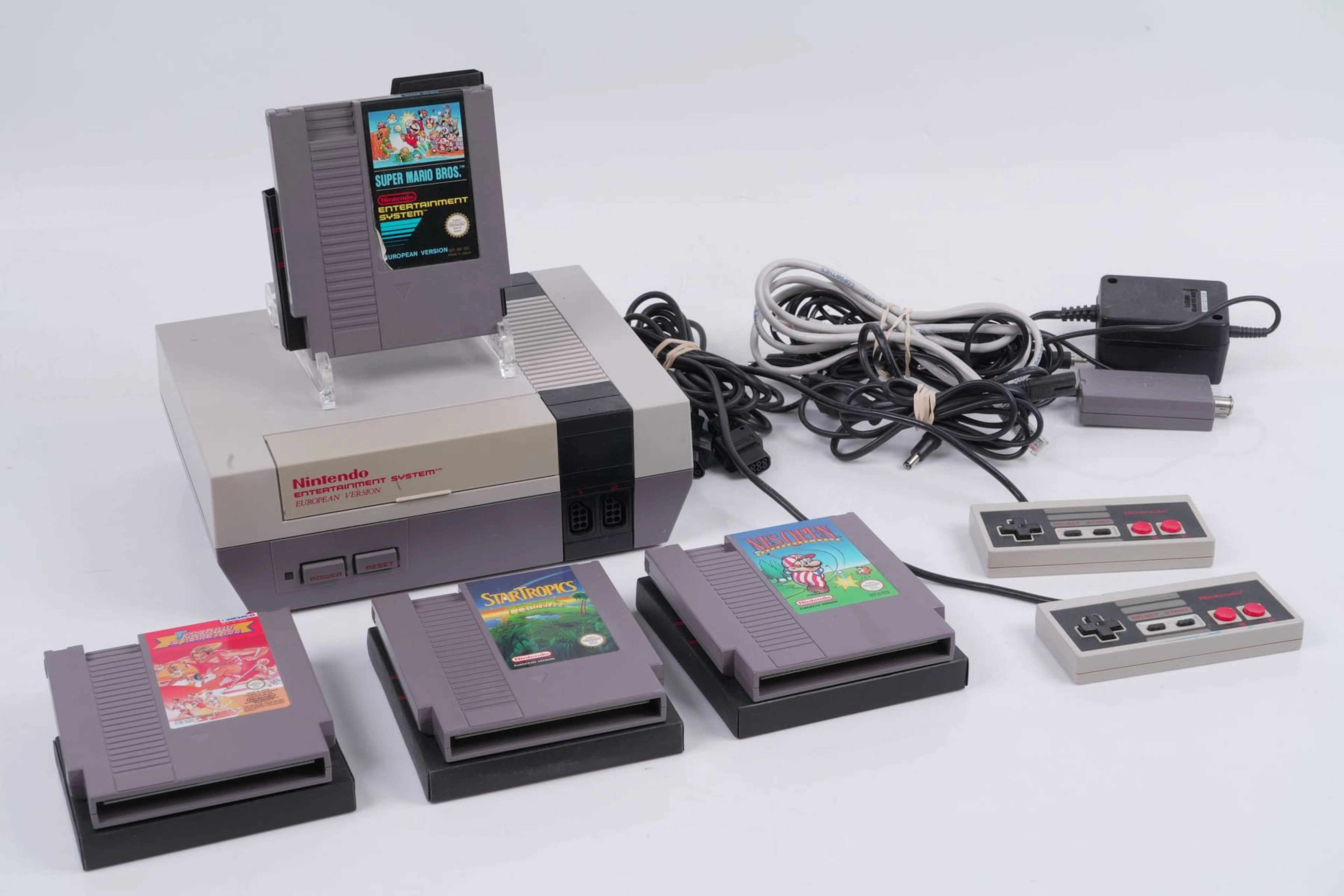 SPELKONSOLL, Nintendo 8 bit, samt SPEL, 4 st, Super Mario Bros, Nes Open