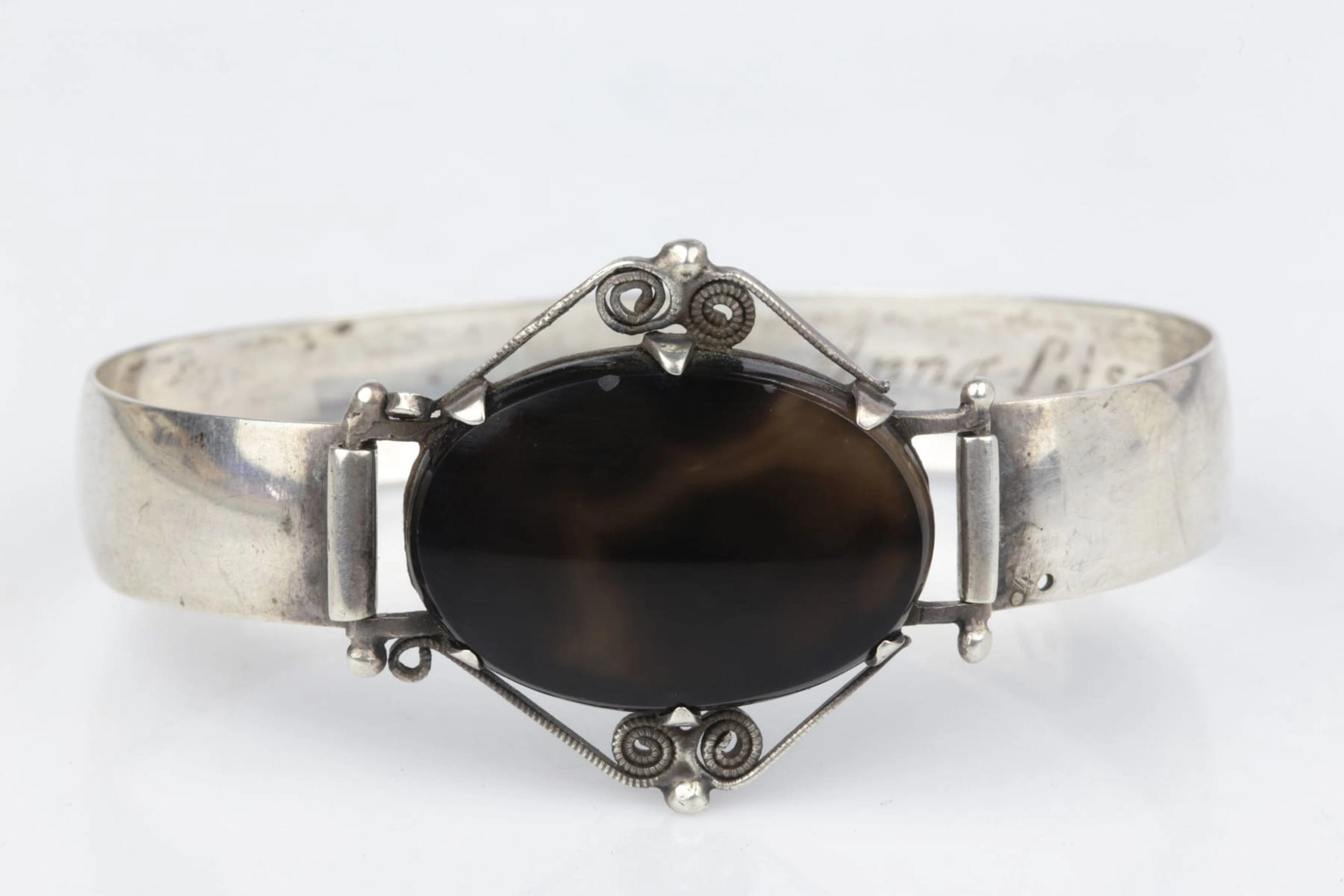 ARMRING med onyx, silver, H. Salonius & Knit, Helsingfors, Finland, 1935