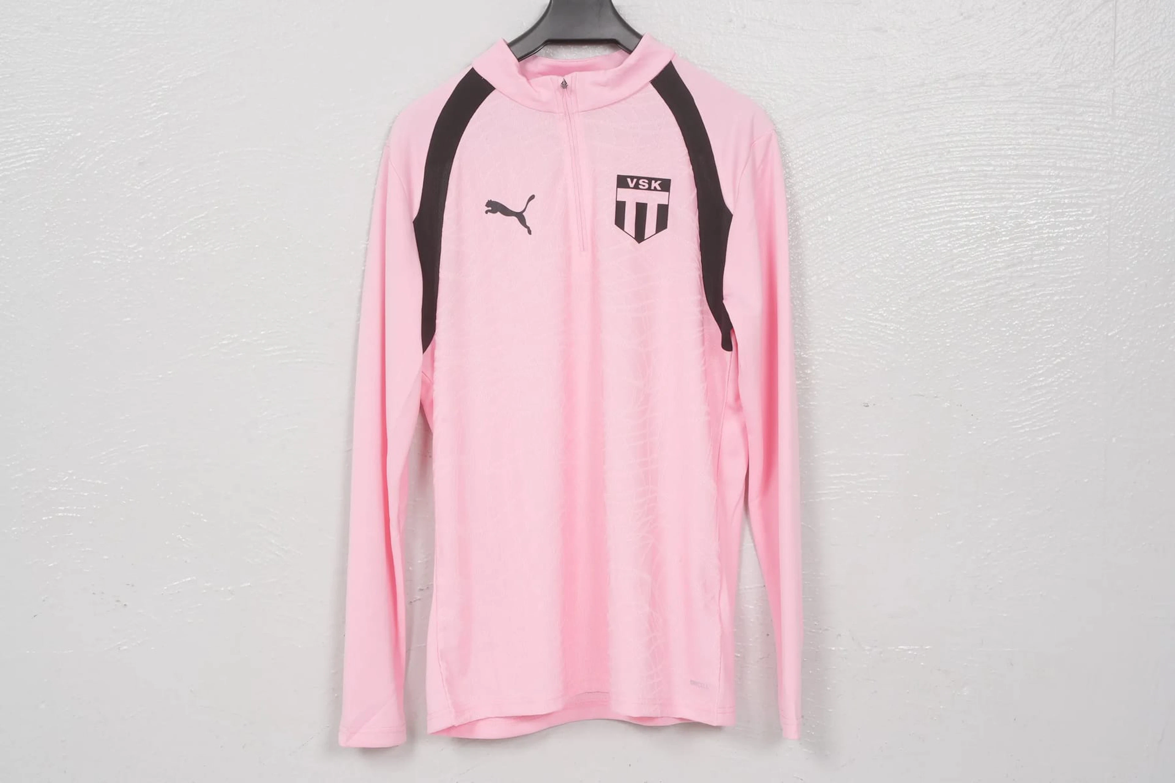 WALK-IN TRÖJA (M), Puma, "Rosa matchen", VSK Fotboll, 2026