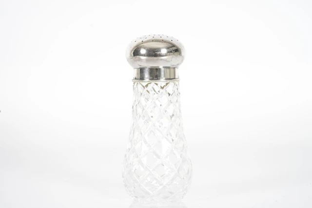 SOCKERRUSKA / STRÖARE, glas med lock och krage i silver, C G Hallberg