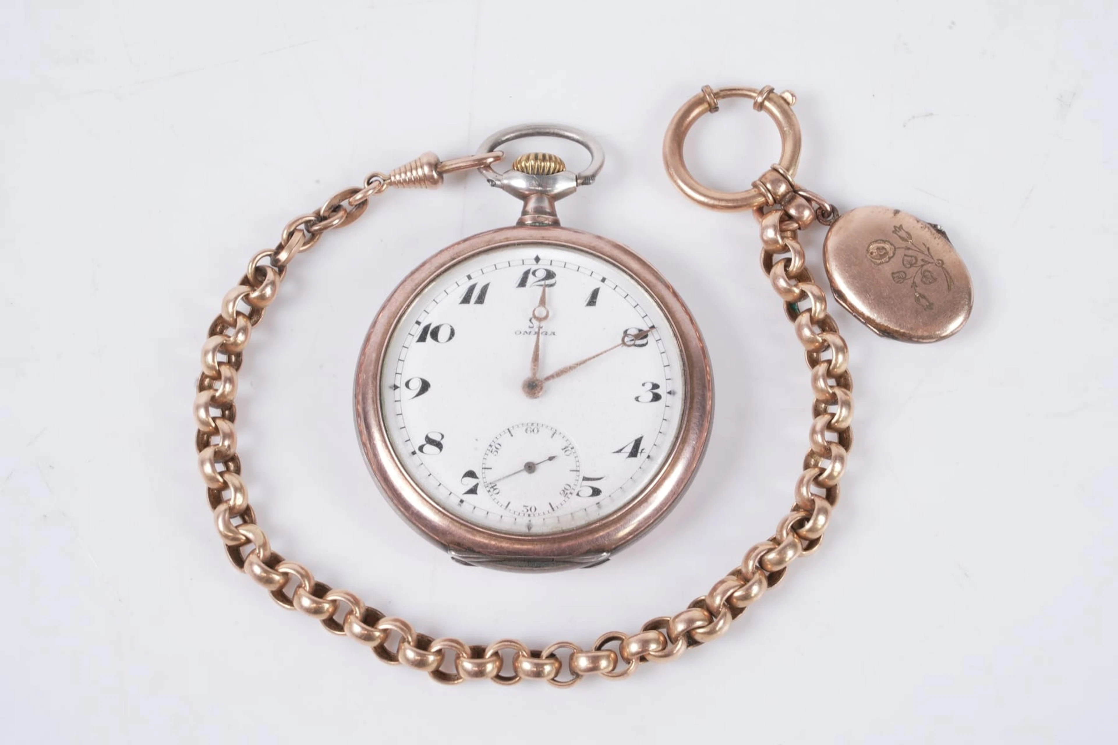 FICKUR, Omega, 1916, boett i underhaltigt silver 800/1000