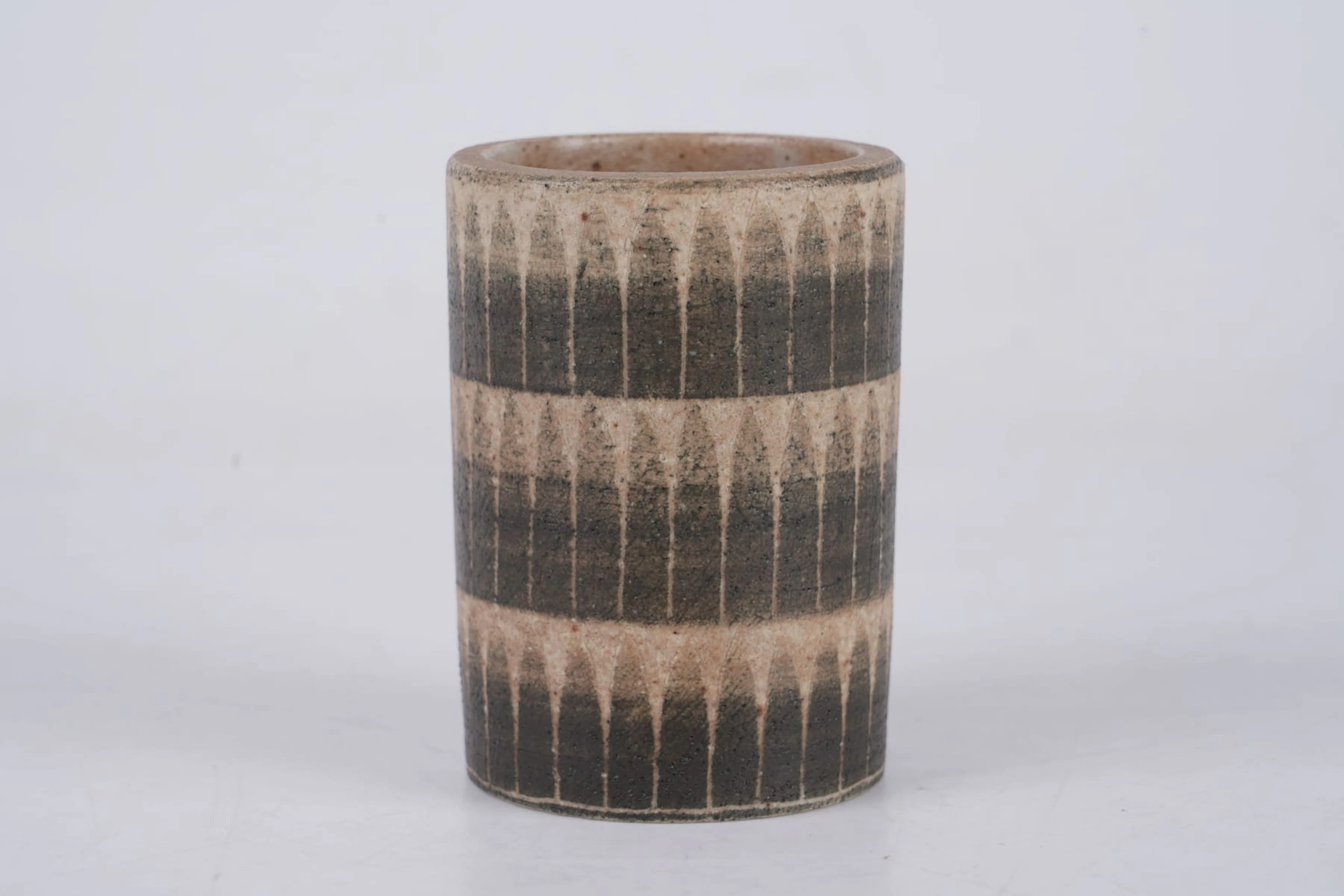 ANNIKKI HOVISAARI (1918-2004), vas, "Maya", Arabia
