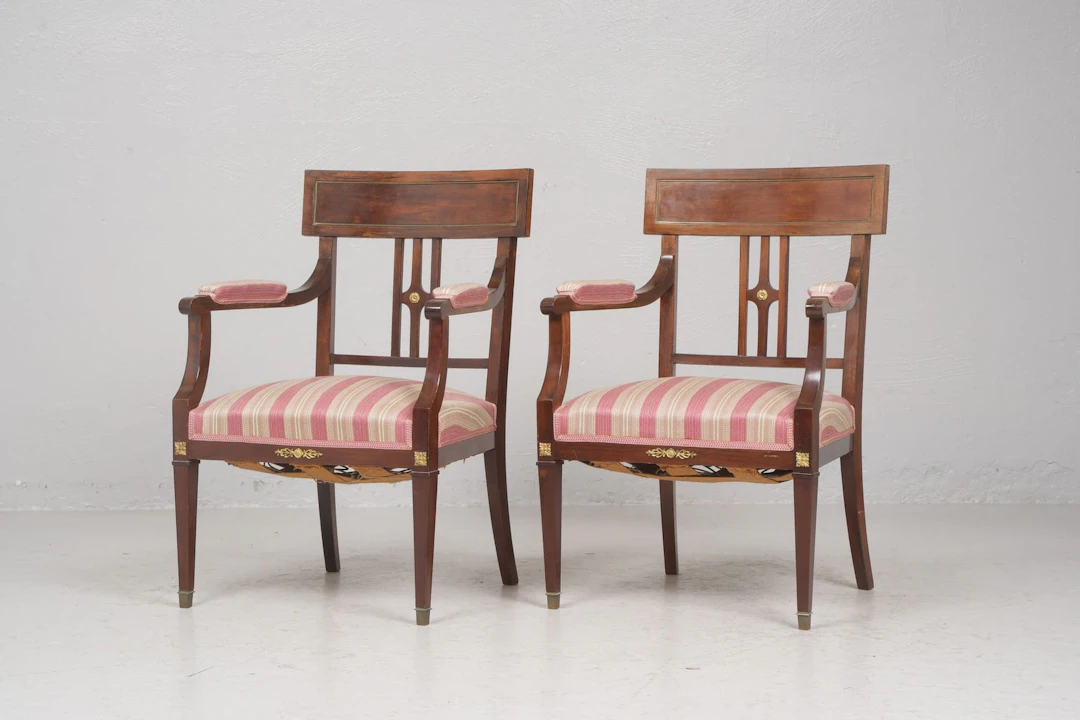 KARMSTOLAR, ett par, mahogny, empirestil, 1900-talets andra hälft