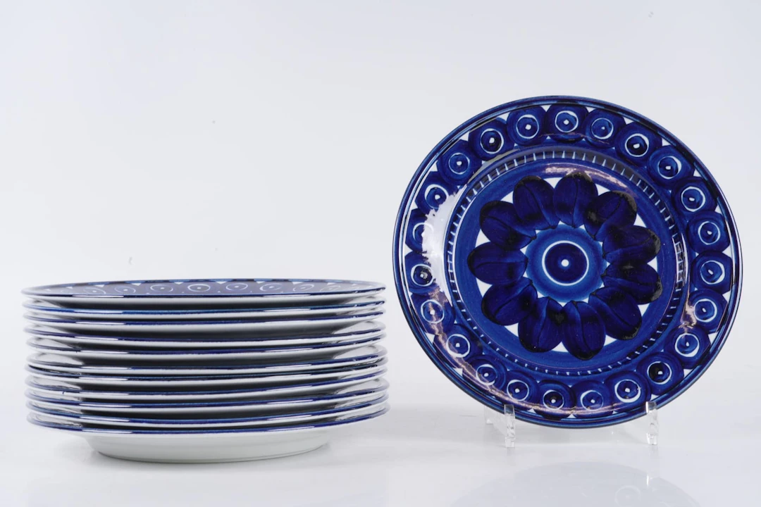 ULLA PROCOPÉ (1921-1968), mattallrikar, 12 st, "Valencia", Arabia