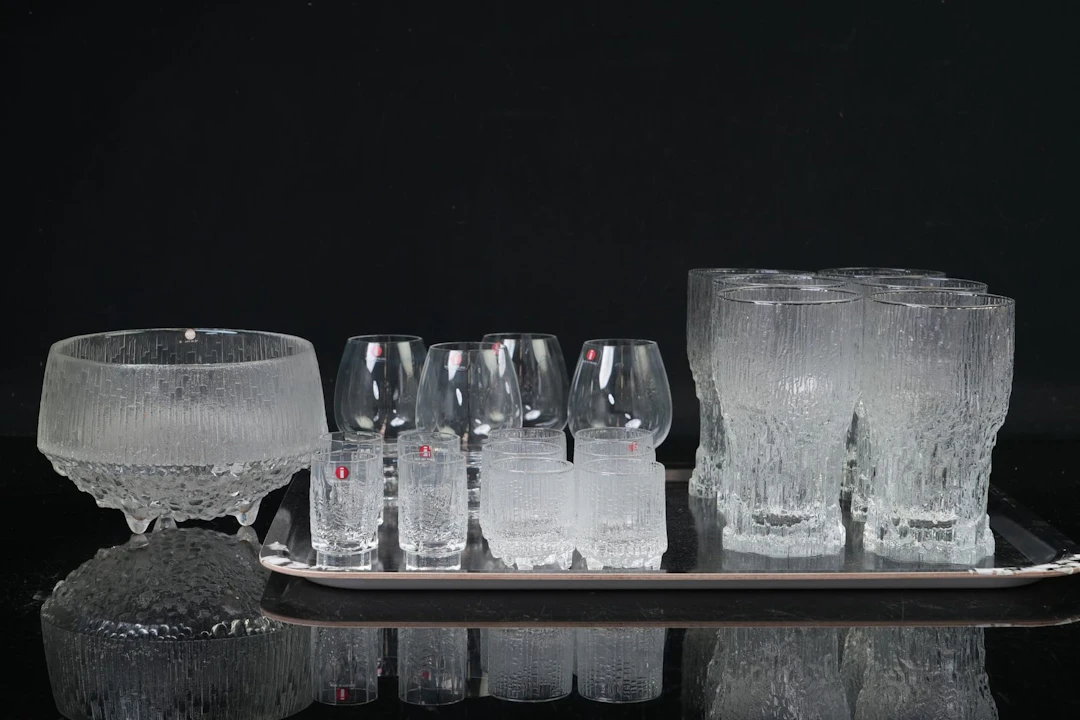 PARTI med glas, IIttala, bl.a. "Ultima Thule"
