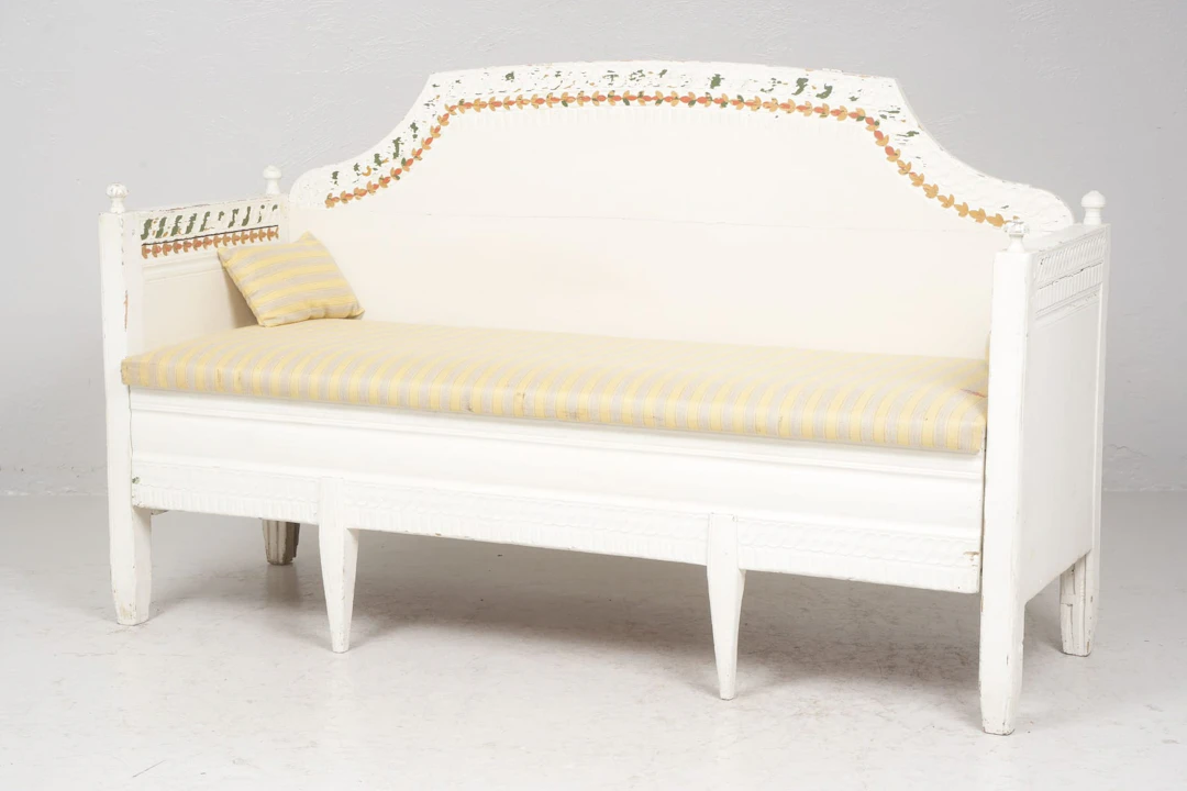 SOFFA, senare bemålat, gustaviansk (1775-1790)
